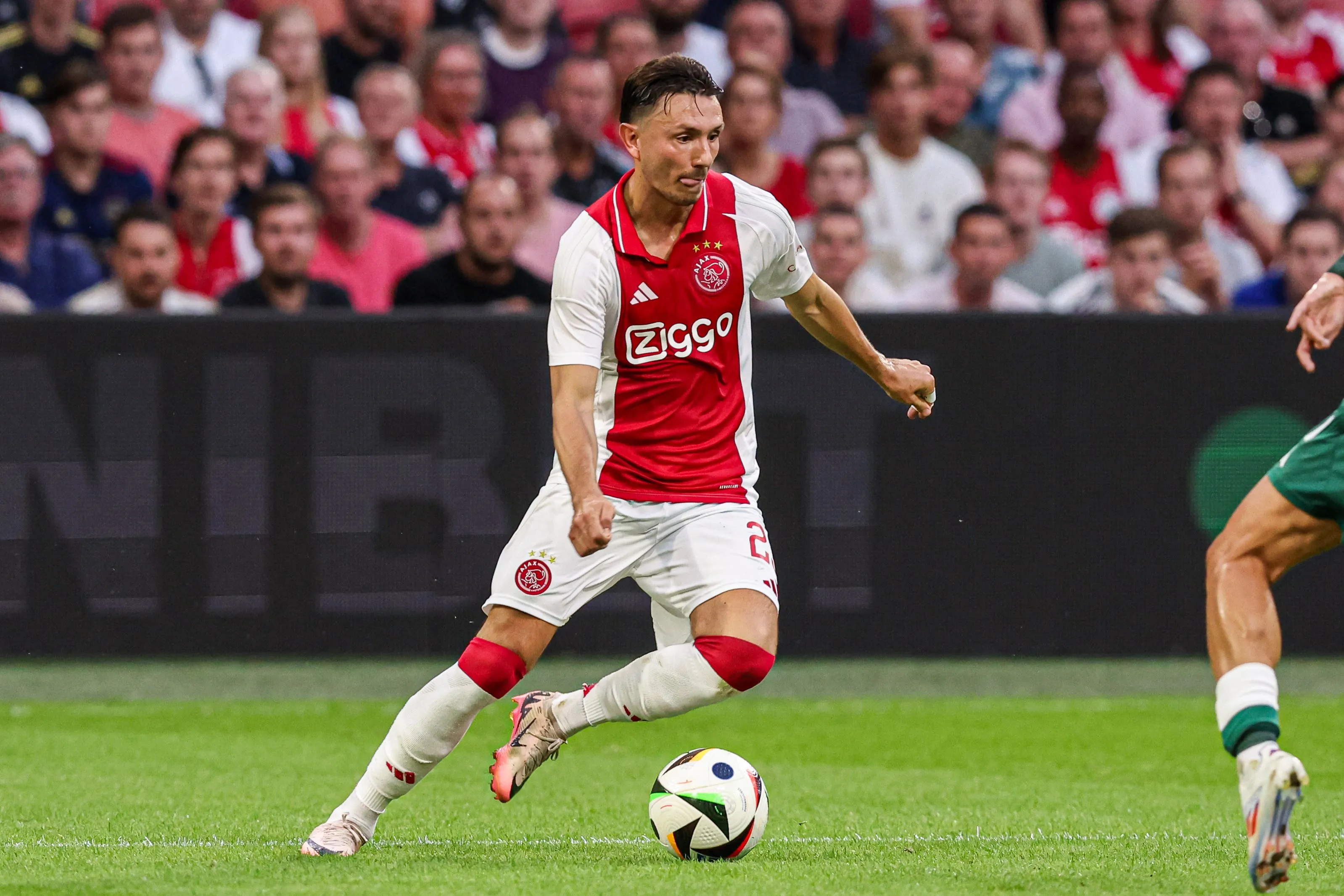 Slecht nieuws voor Ajax: Farioli kan tegen Poolse kampioen niet beschikken over sterkhouder