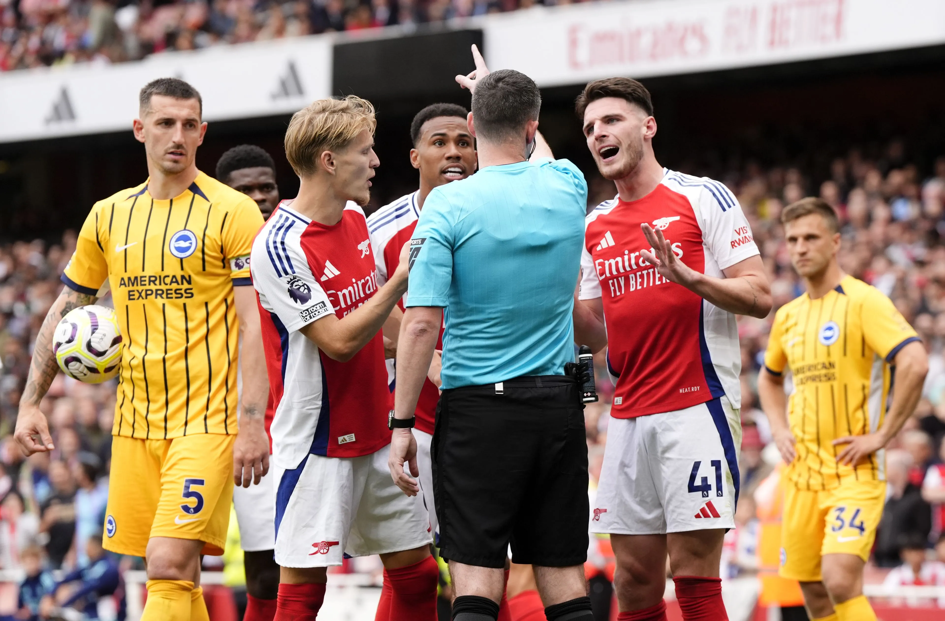 Arsenal wordt niet in het gelijk gesteld: 'Rice terecht weggestuurd'