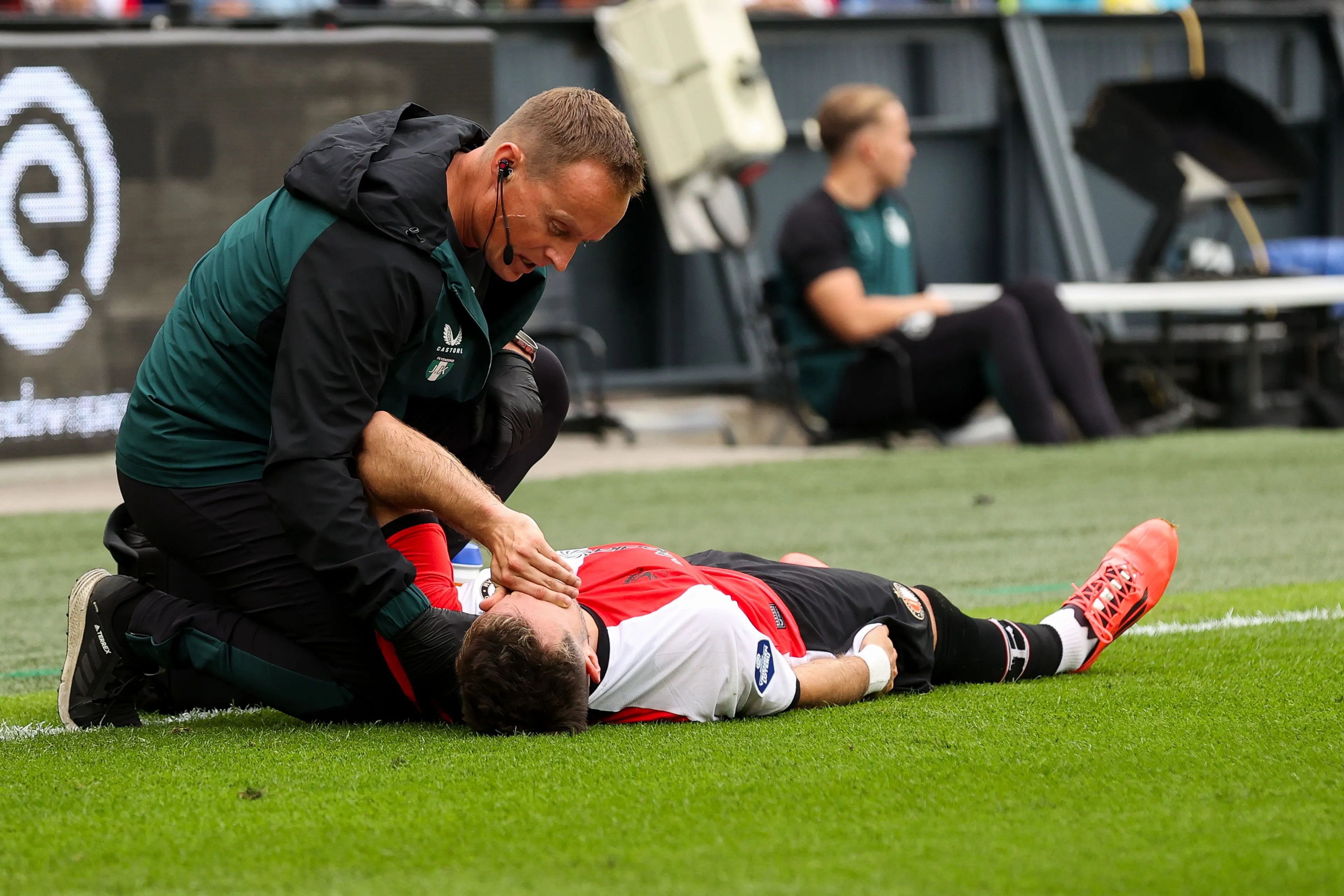 Drama voor Feyenoord: Gimenez rest van het jaar uitgeschakeld