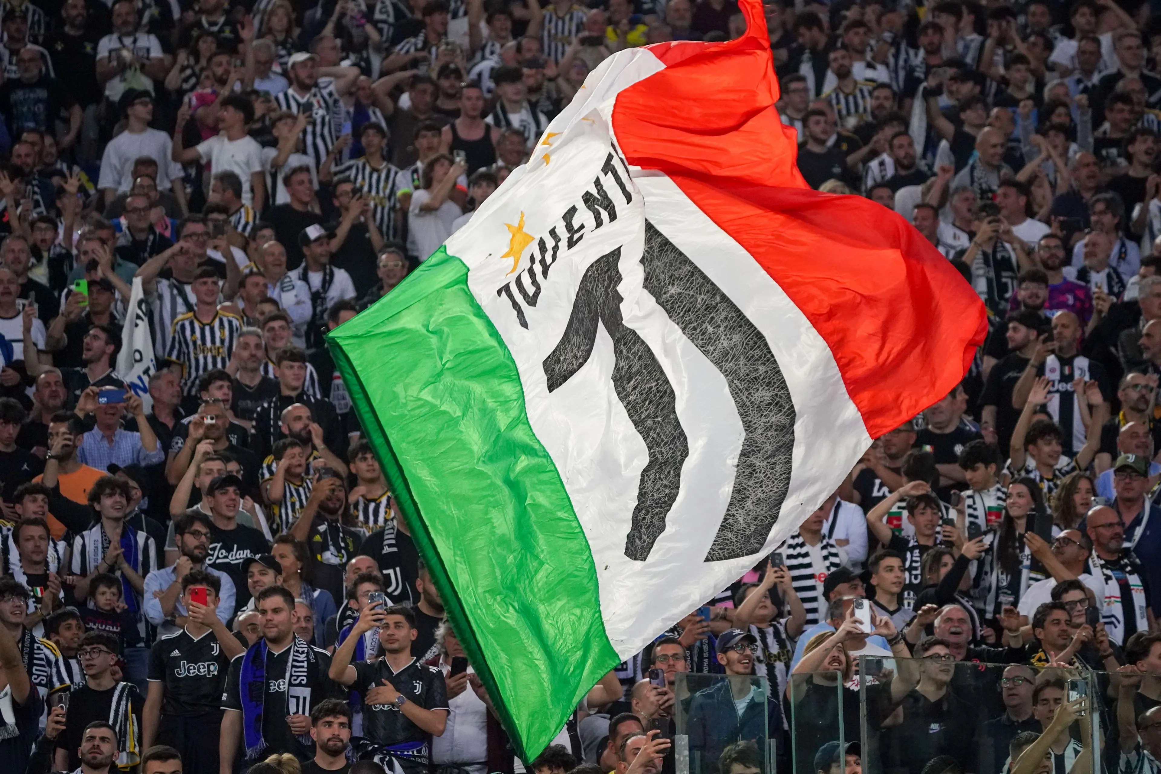 Gehackt Juventus-account kondigt plots megatransfer aan