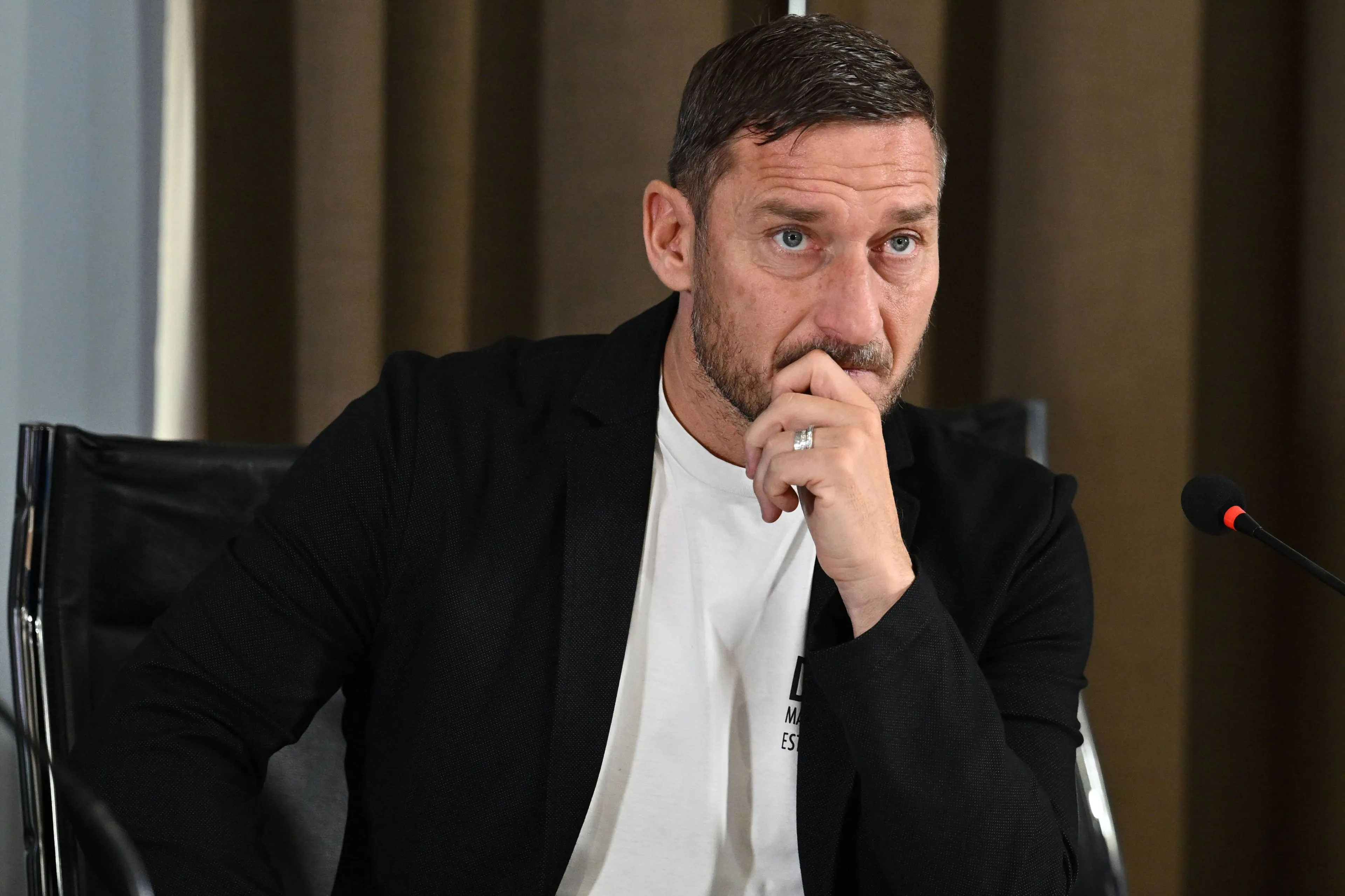 Italiaans icoon Francesco Totti (48) denkt na over terugkeer naar profvoetbal