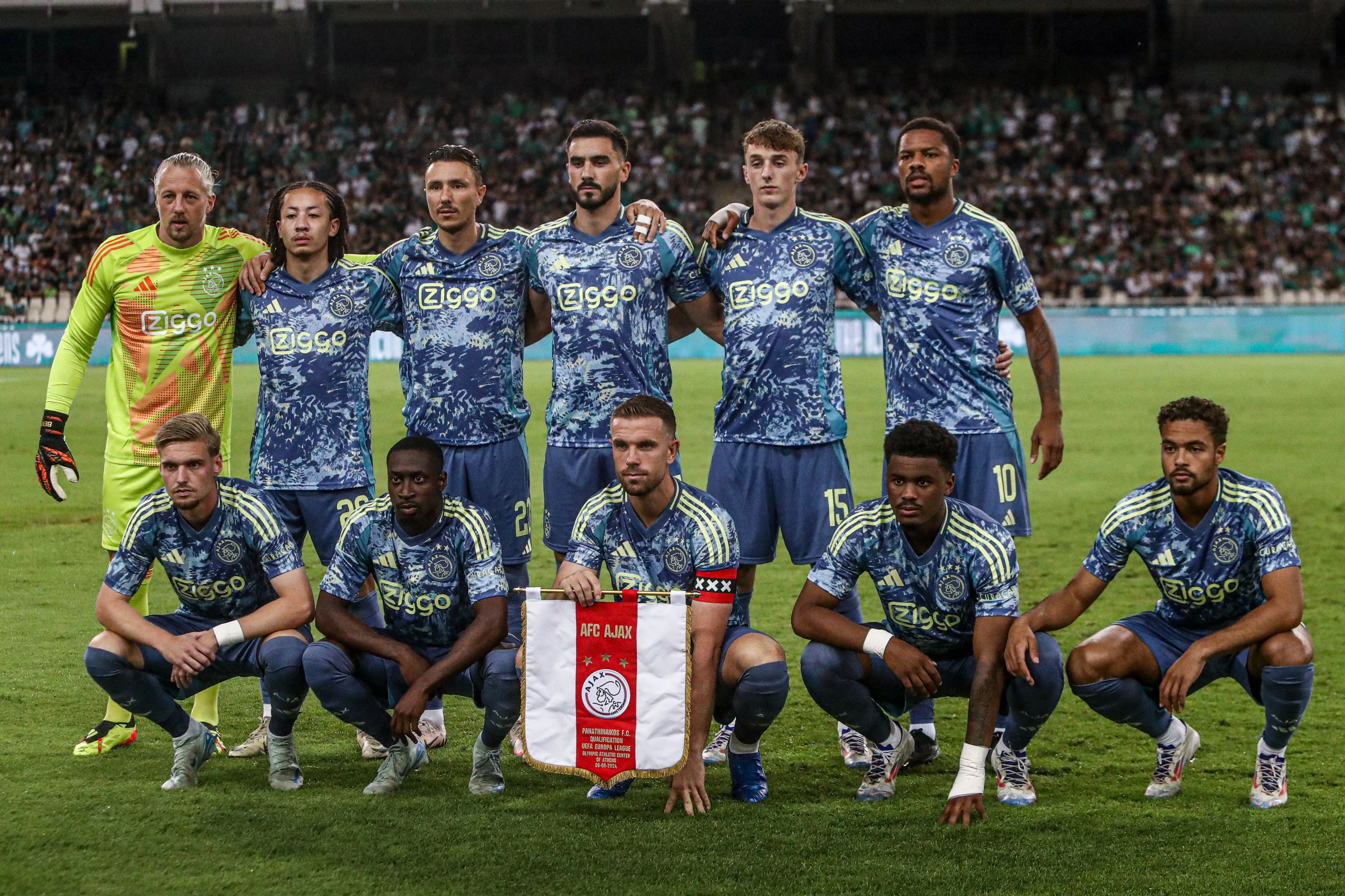 Mourinho klopt aan bij Ajax voor vaste verdedigende kracht