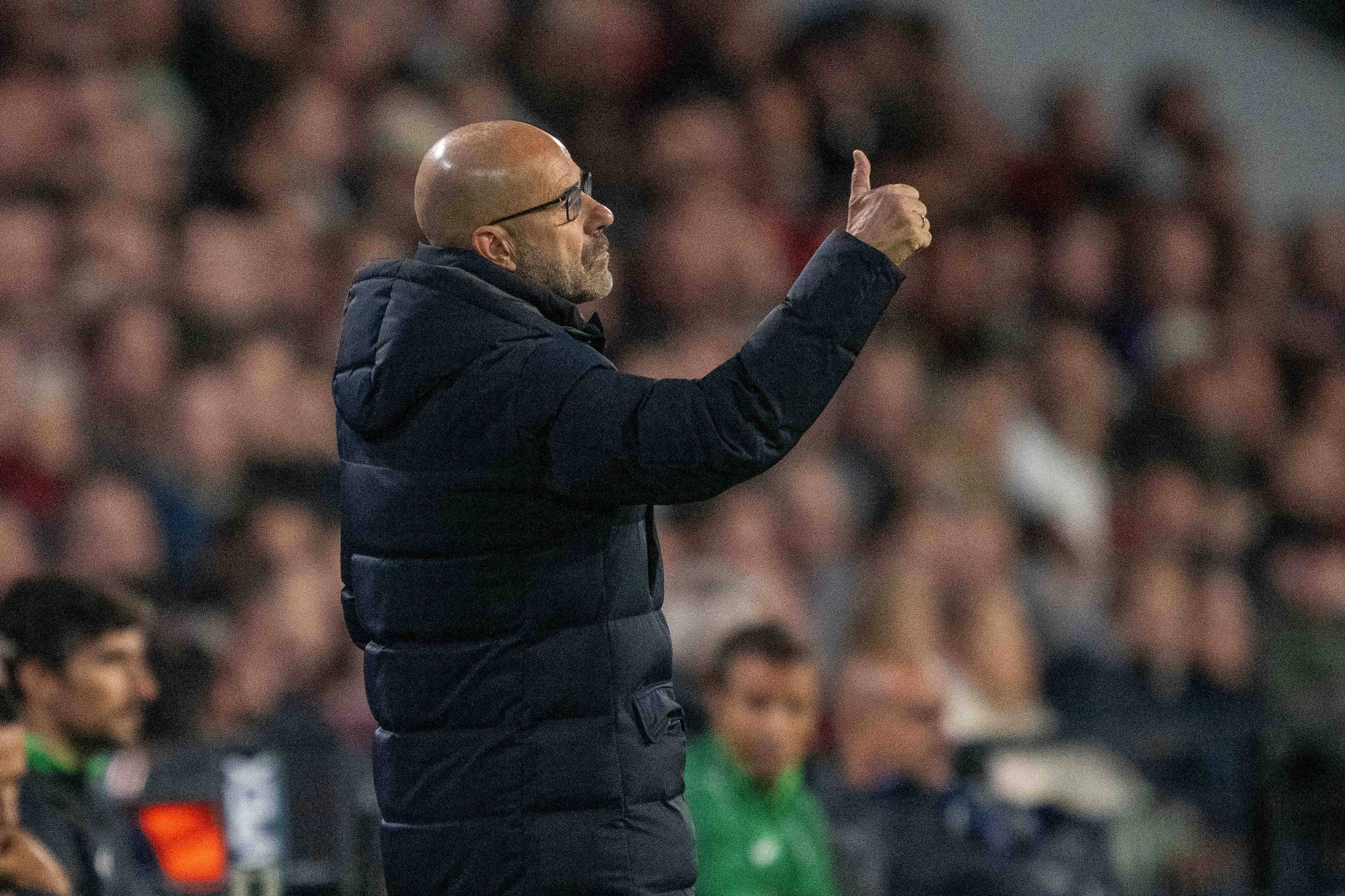 Bosz tevreden met PSV ondanks gemiste kansen: 'Het zit er nog in'