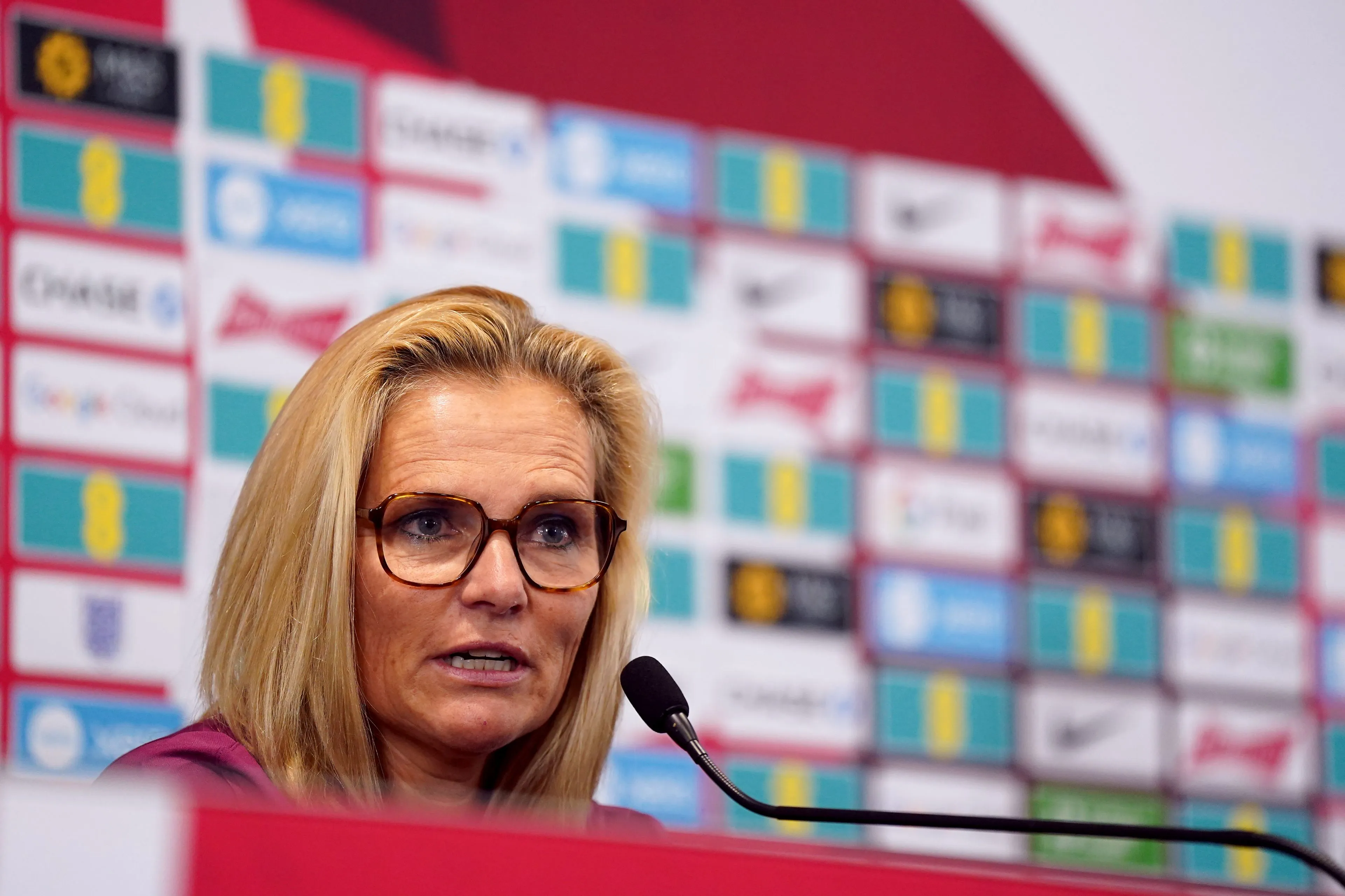 Sarina Wiegman geschokt over ontslag collega: 'Dat had ik niet verwacht'