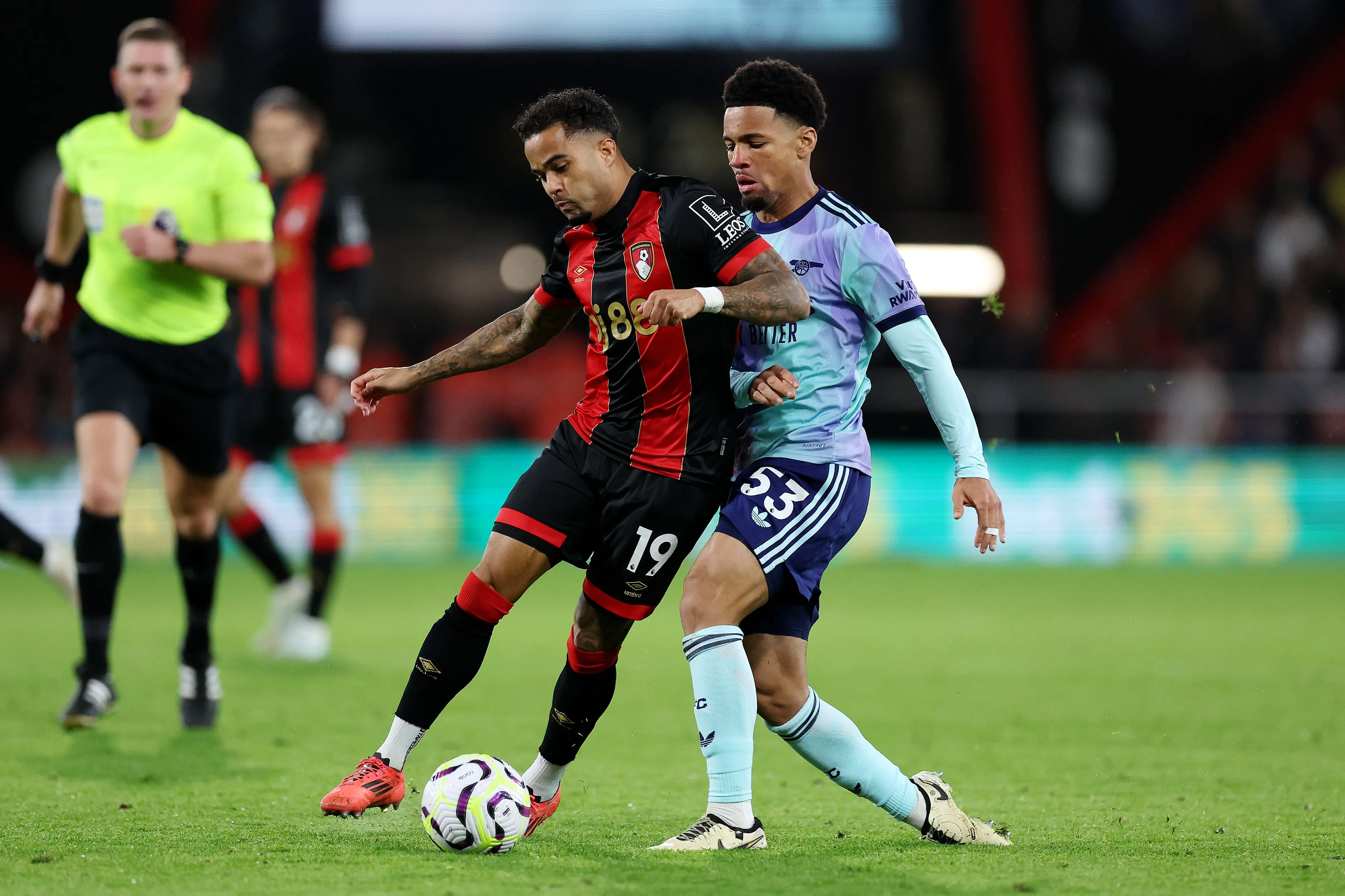 Arsenal pakt wéér rood en verliest bij Bournemouth, hoofdrol voor Justin Kluivert