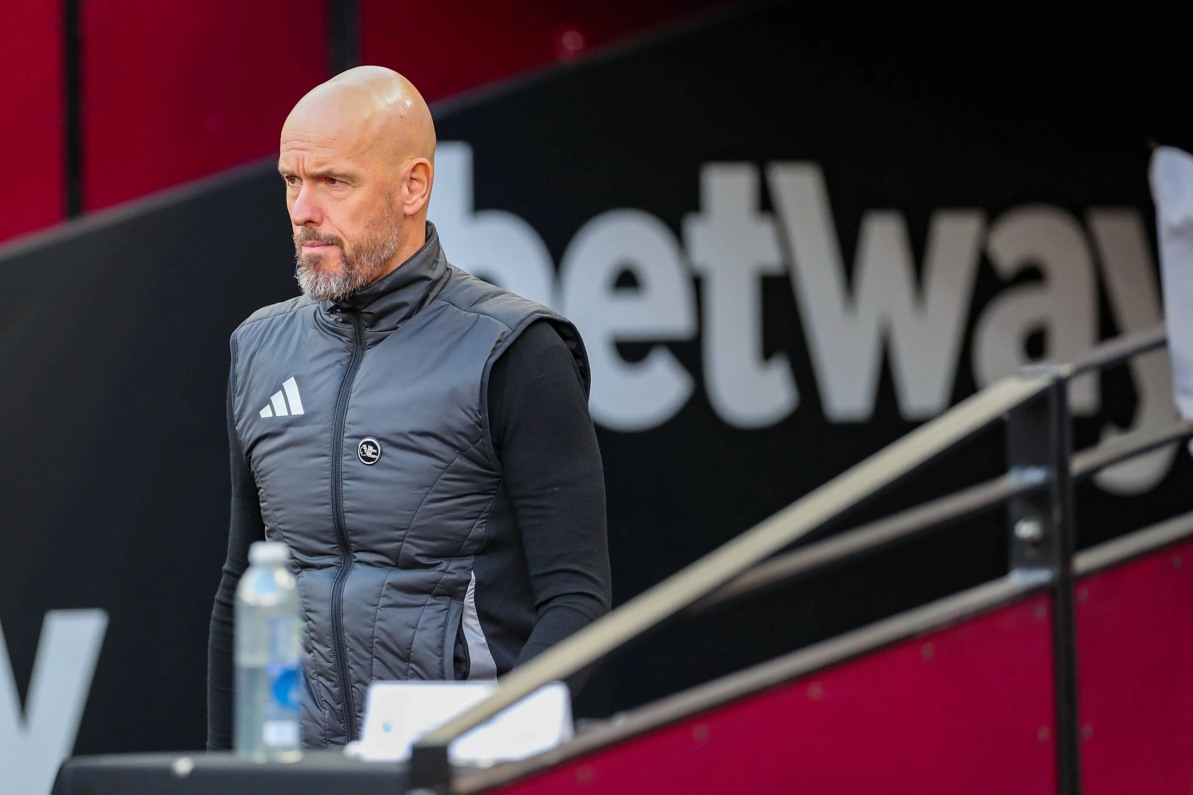 Erik ten Hag kwaad op VAR na beslissende ingreep tegen West Ham