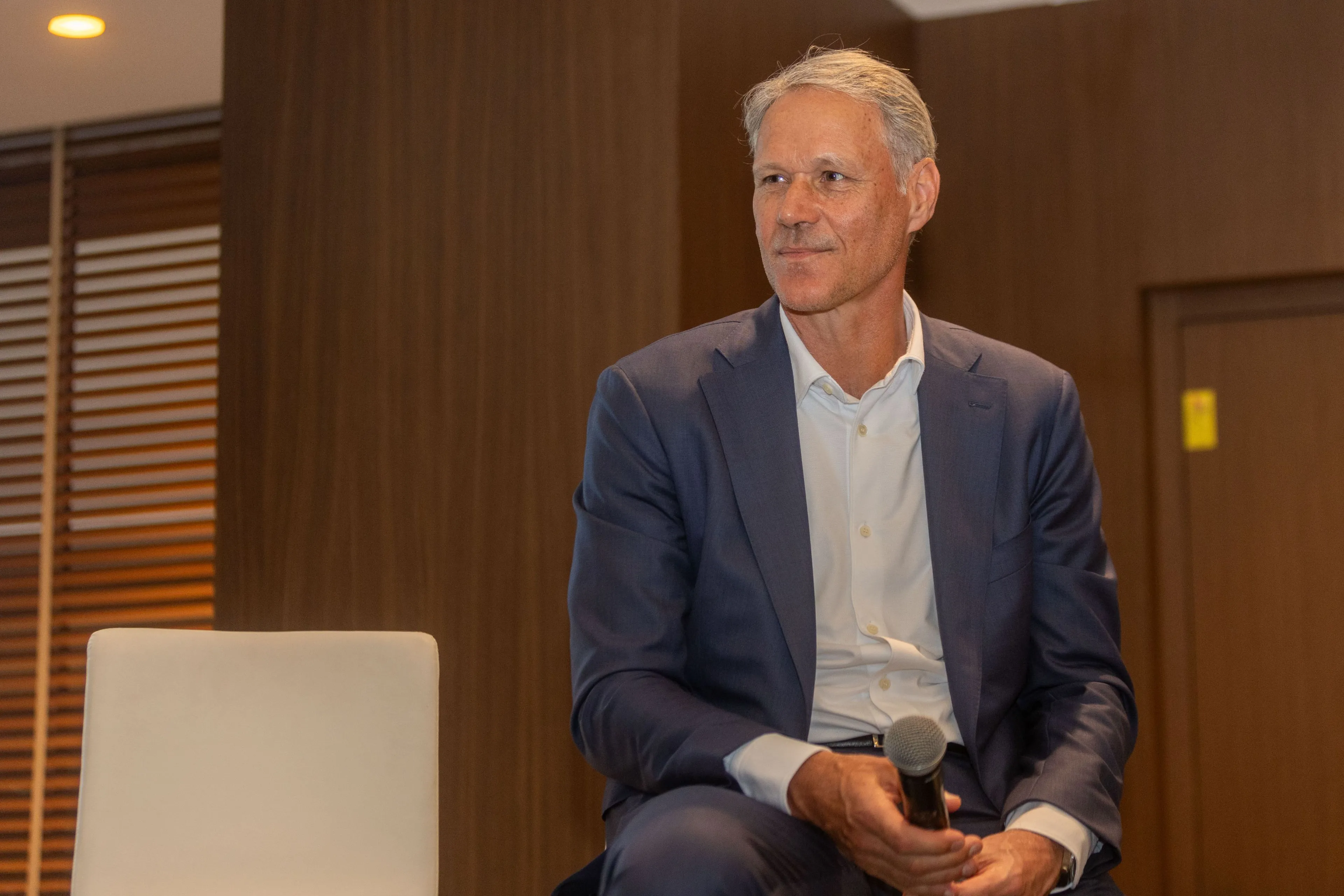 Discussie over afwezigheid Marco van Basten bij Ajax Legends: 'Je kan er gewoon bij zijn'