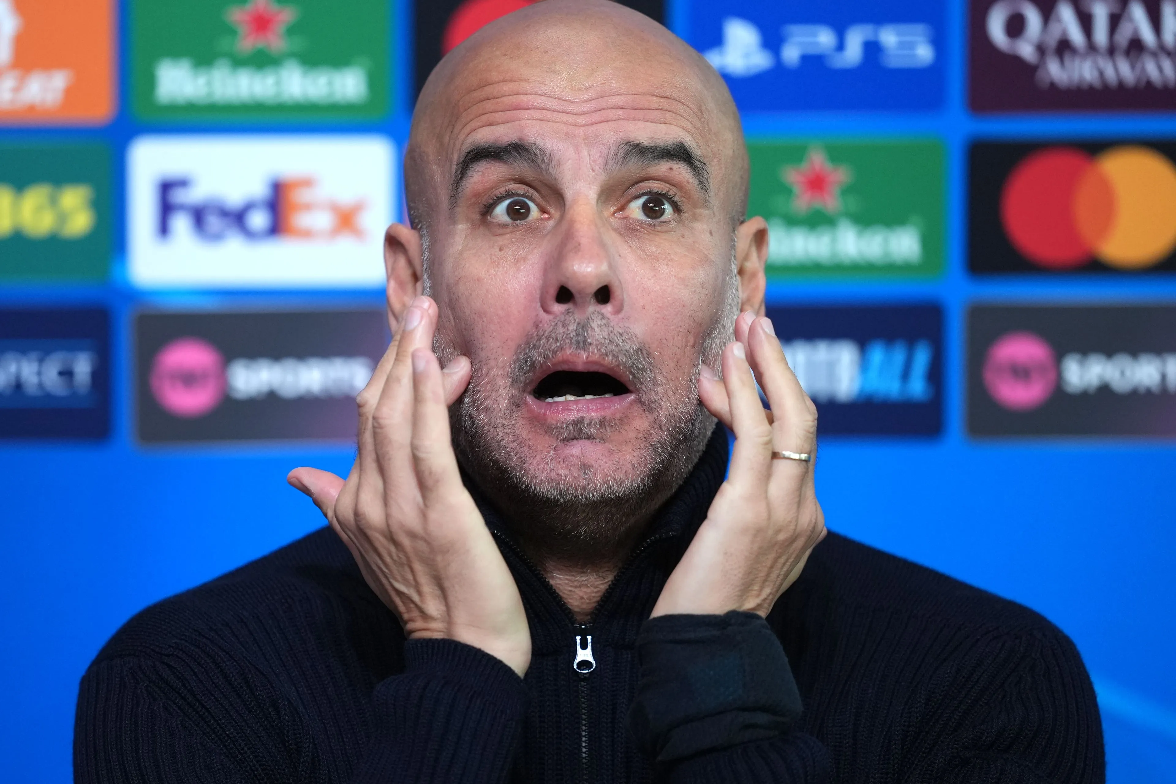 Pep Guardiola reageert op vragen over mogelijk ontslag: 'Als je hier niet wint kom je in de problemen'