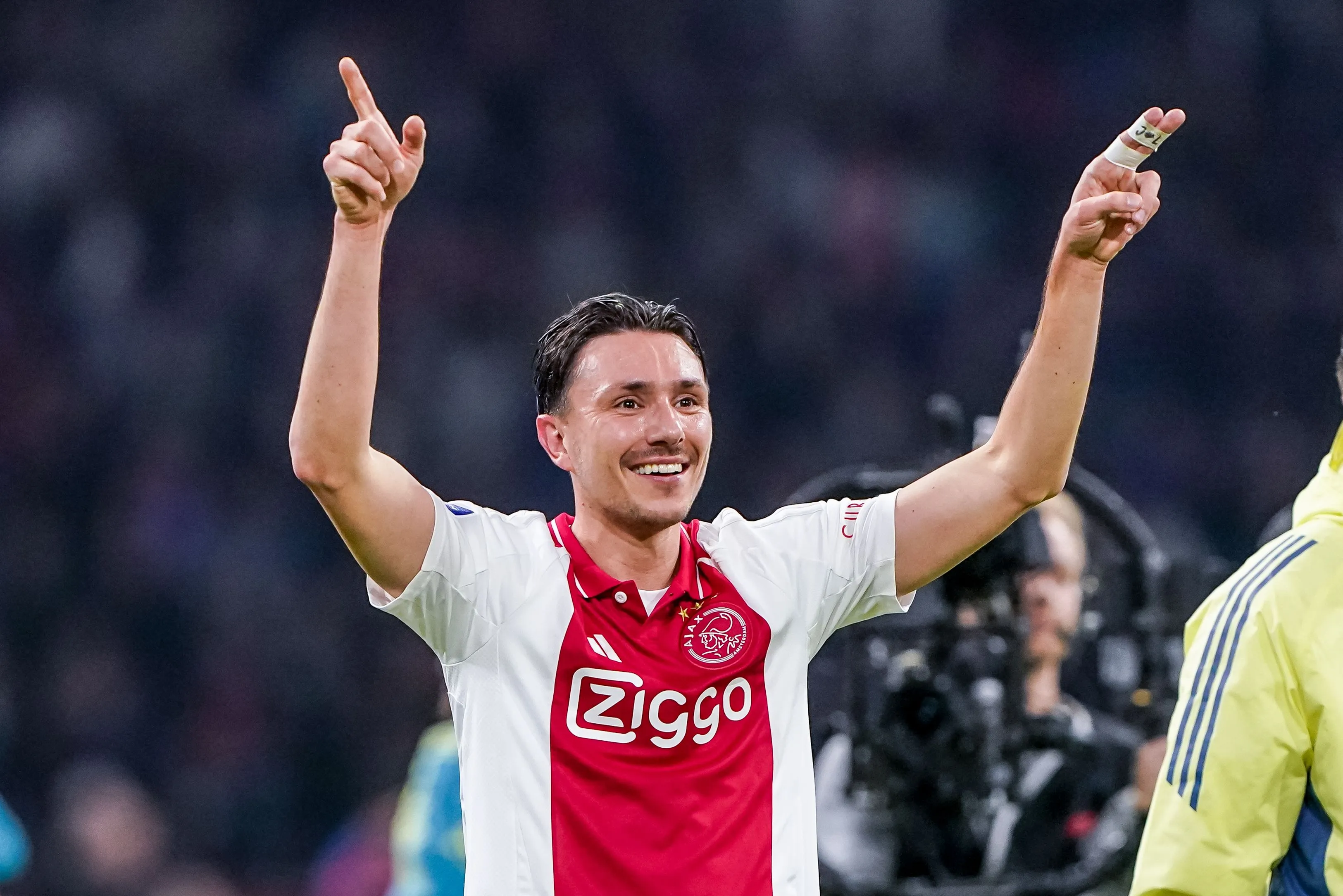 Ajax en Steven Berghuis praten over toekomst: 'In Europa ga ik geen betere club vinden'