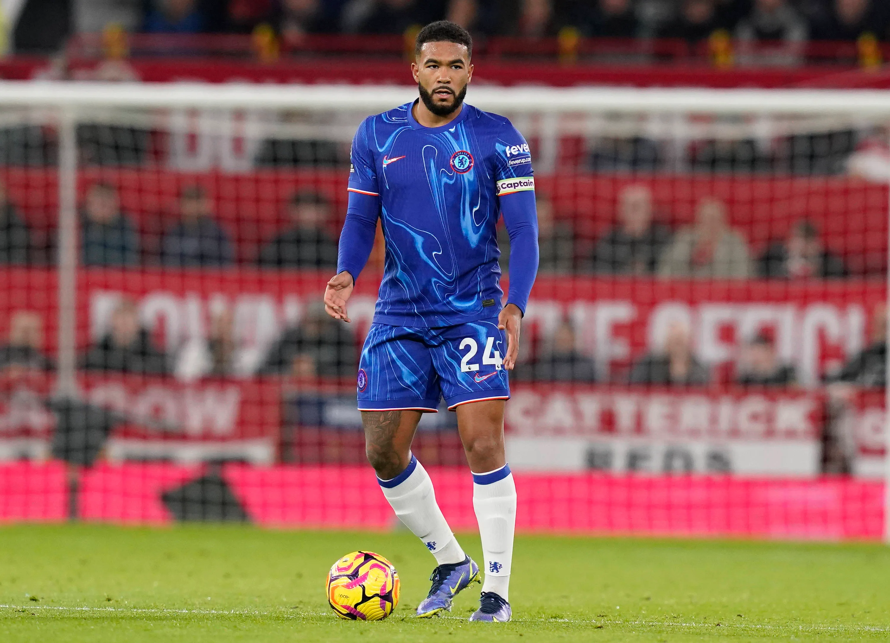 Chelsea-aanvoerder Reece James opnieuw in lappenmand wegens hamstringblessure