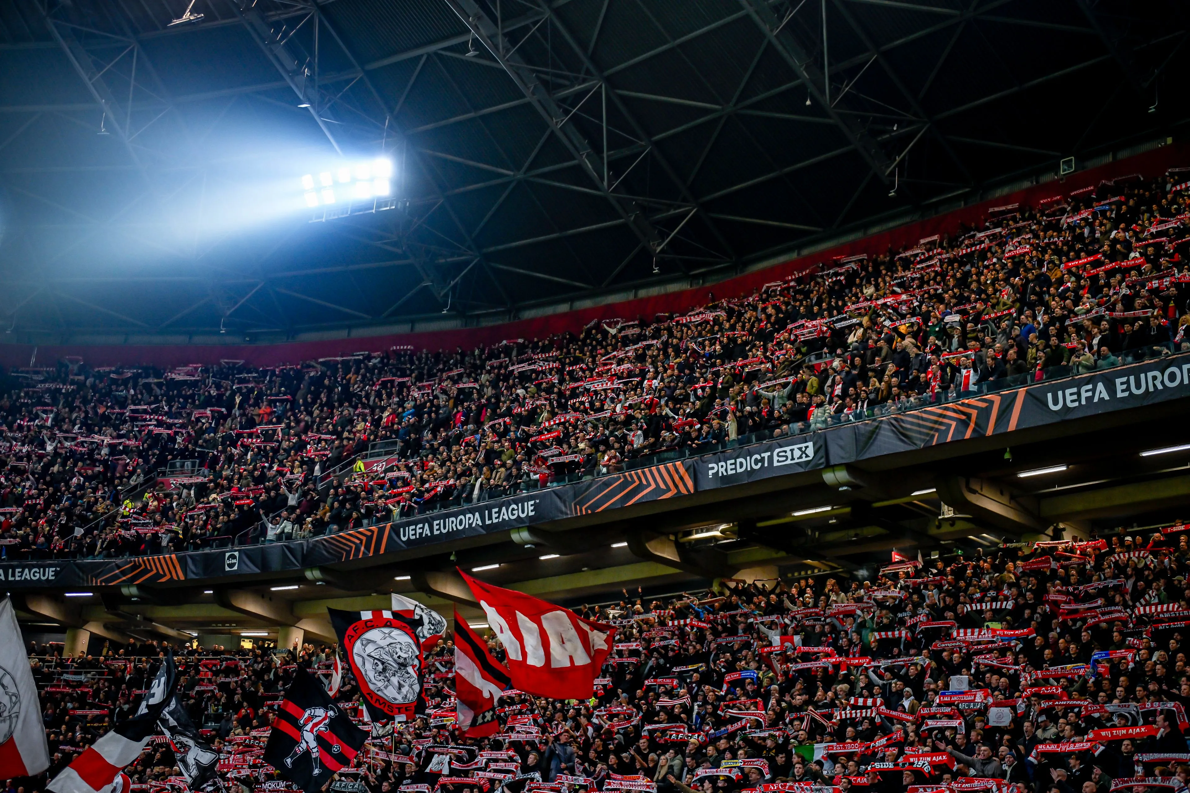 Ongeregeldheden in Amsterdam na wedstrijd Ajax, Israëlische fans aangevallen op straat
