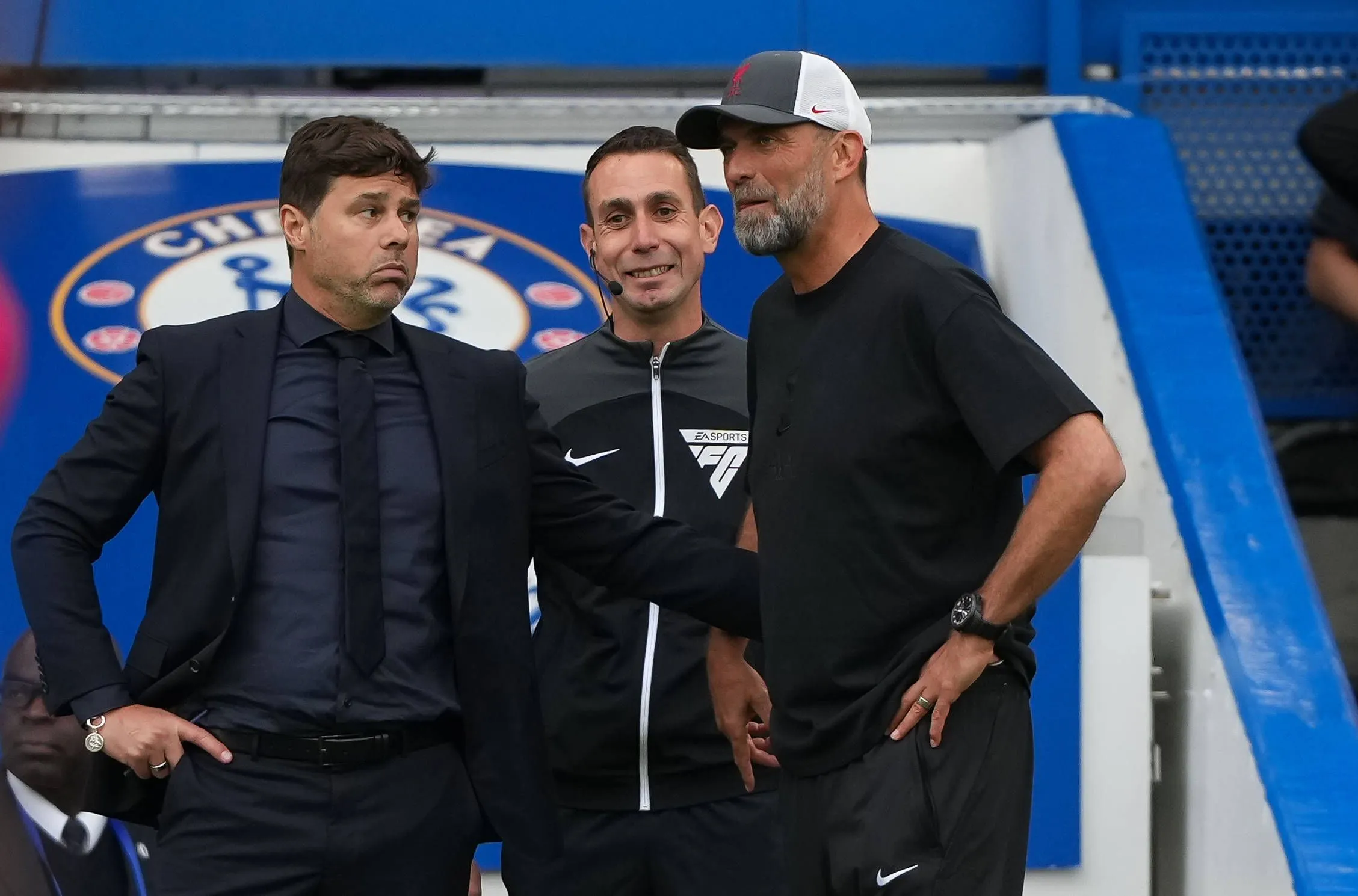 Premier League-scheidsrechter geschorst na controversiële video: 'Hij is een Duitse klootzak'