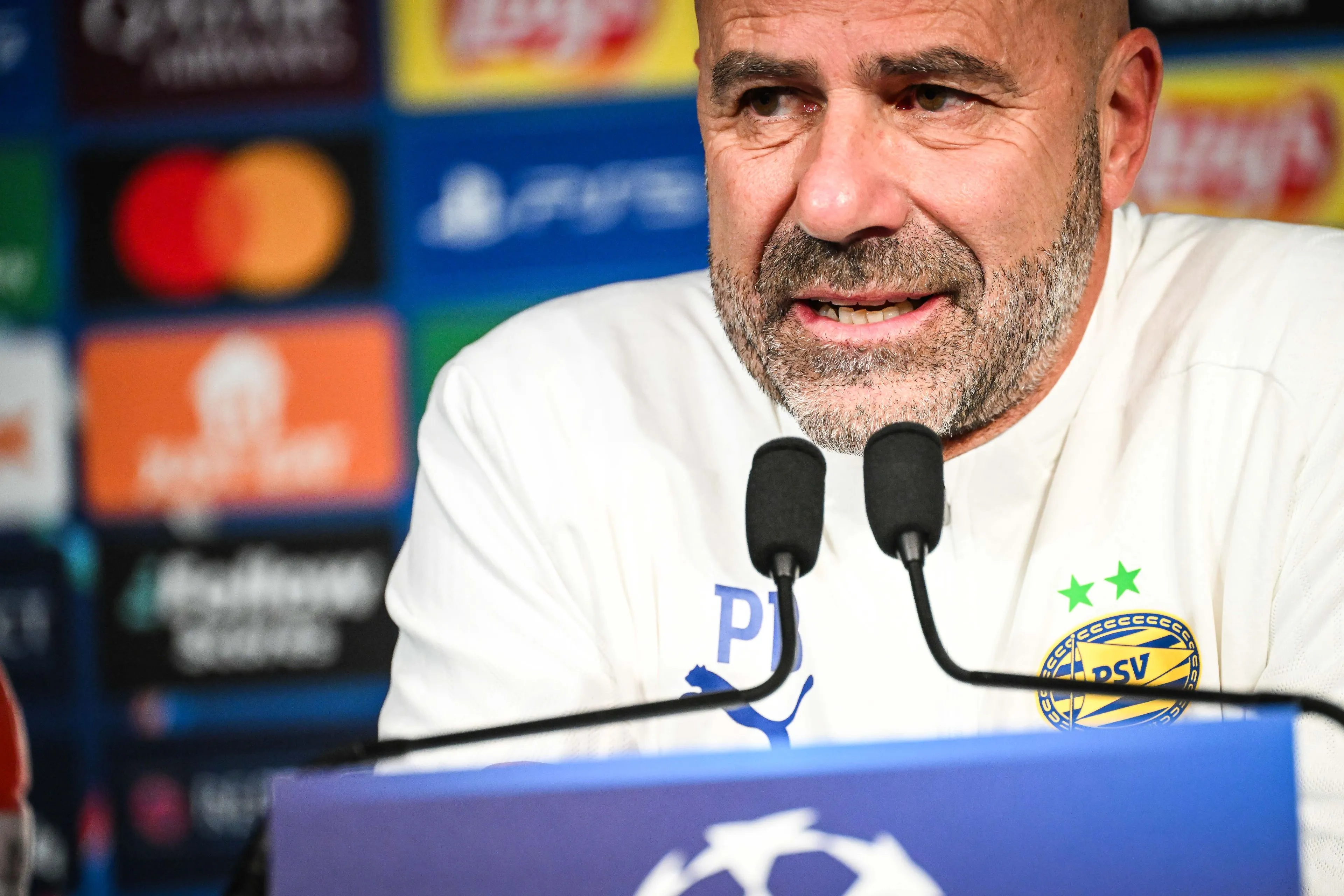 Peter Bosz komt met slecht nieuws: 'Hij is geblesseerd van de training gegaan'