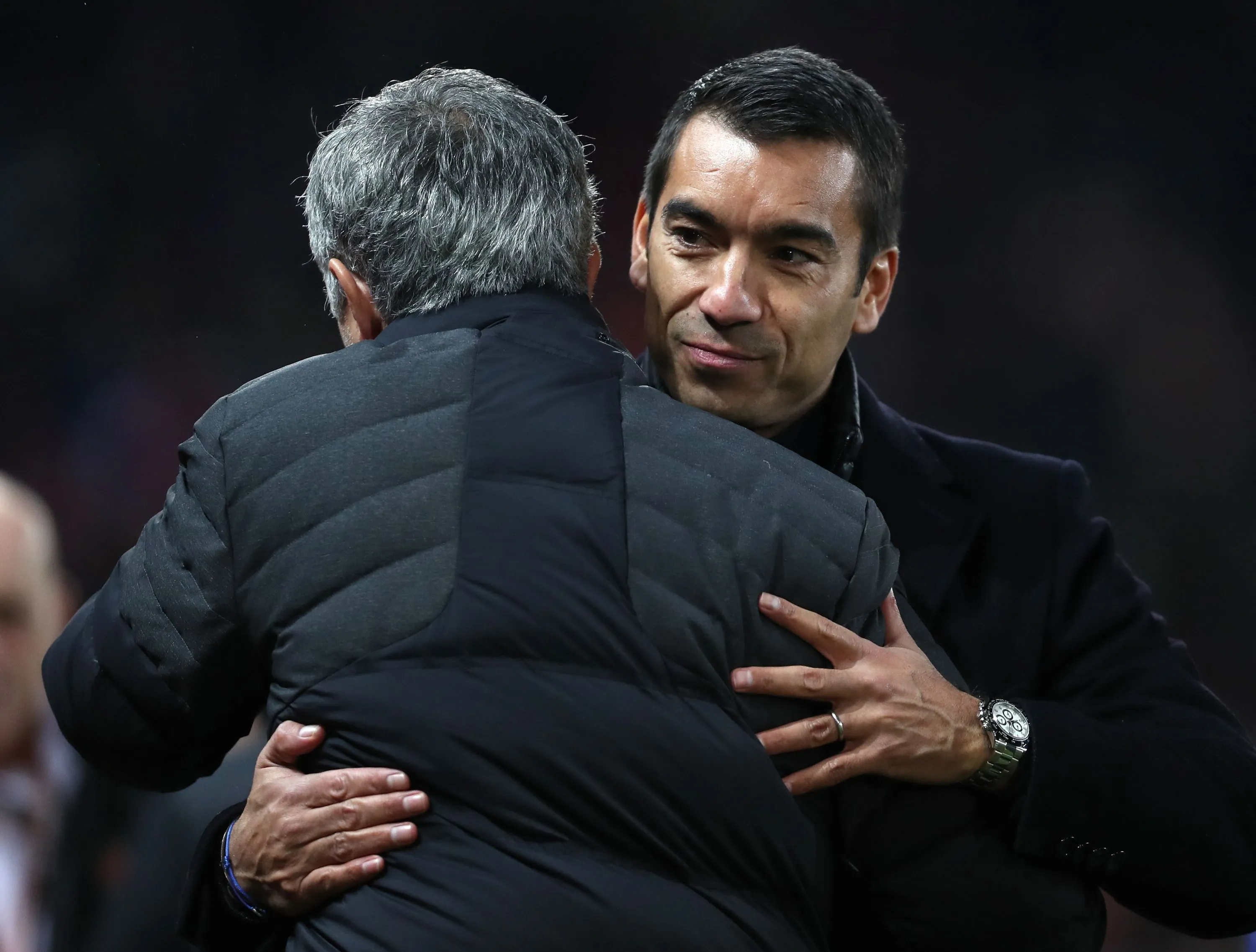 José Mourinho verdedigt Van Bronckhorst en is boos op Turkse pers: 'Hij deed geweldig werk'
