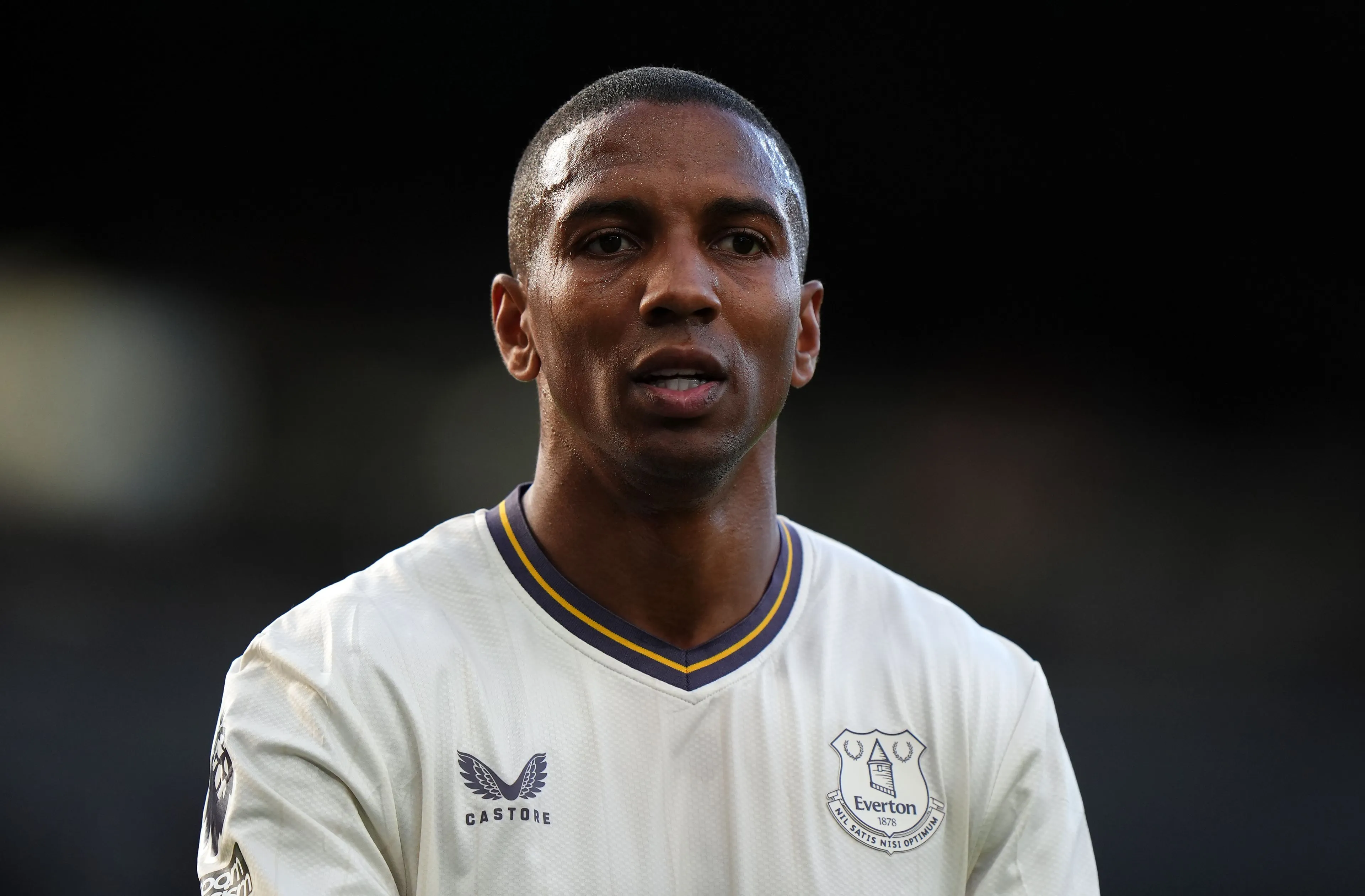 Droom die uitkomt: Ashley Young loot FA Cup-wedstrijd tegen team van zijn zoon