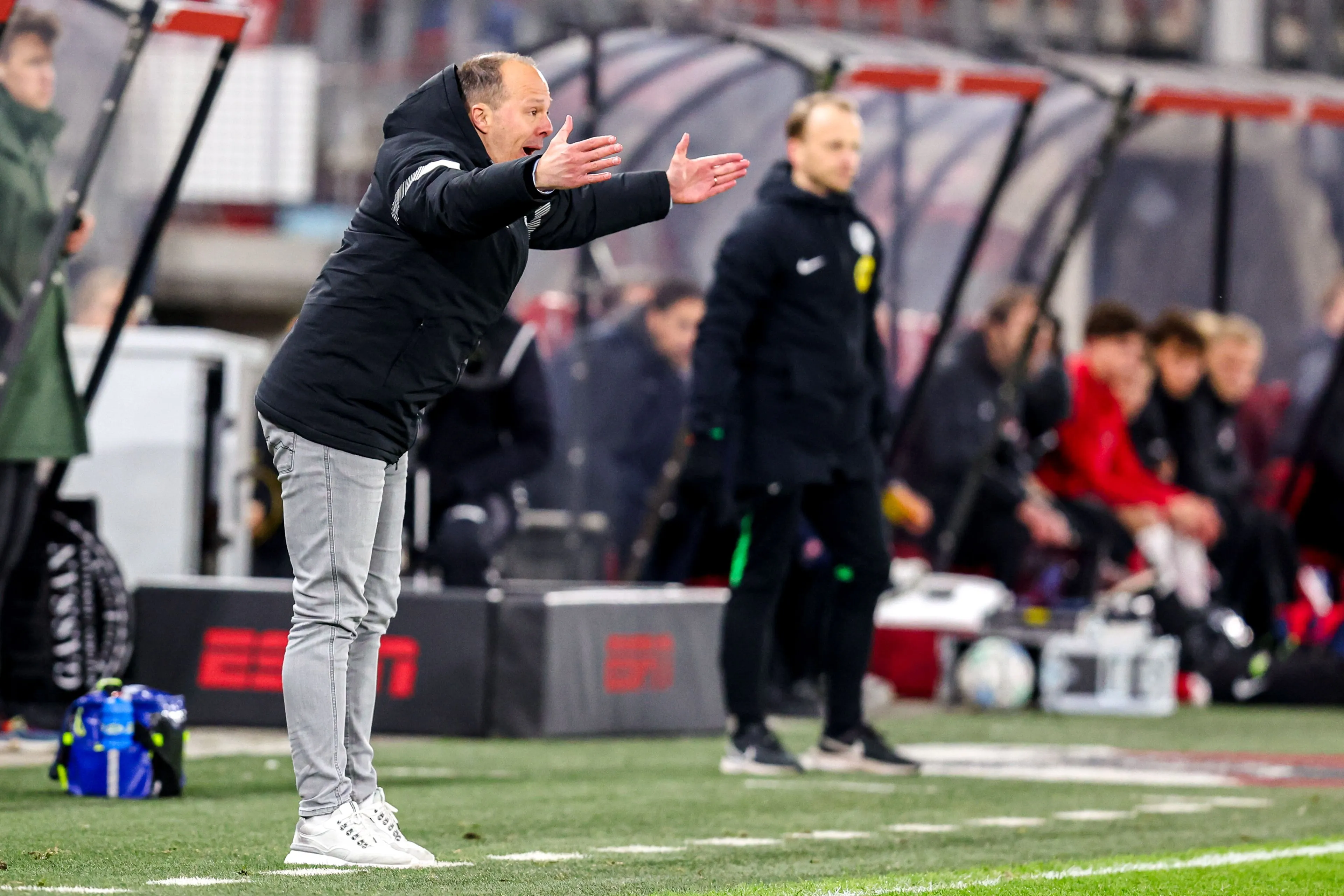 Ajax in de race voor stunttrainer van Quick Boys, grote concurrent ligt op de loer