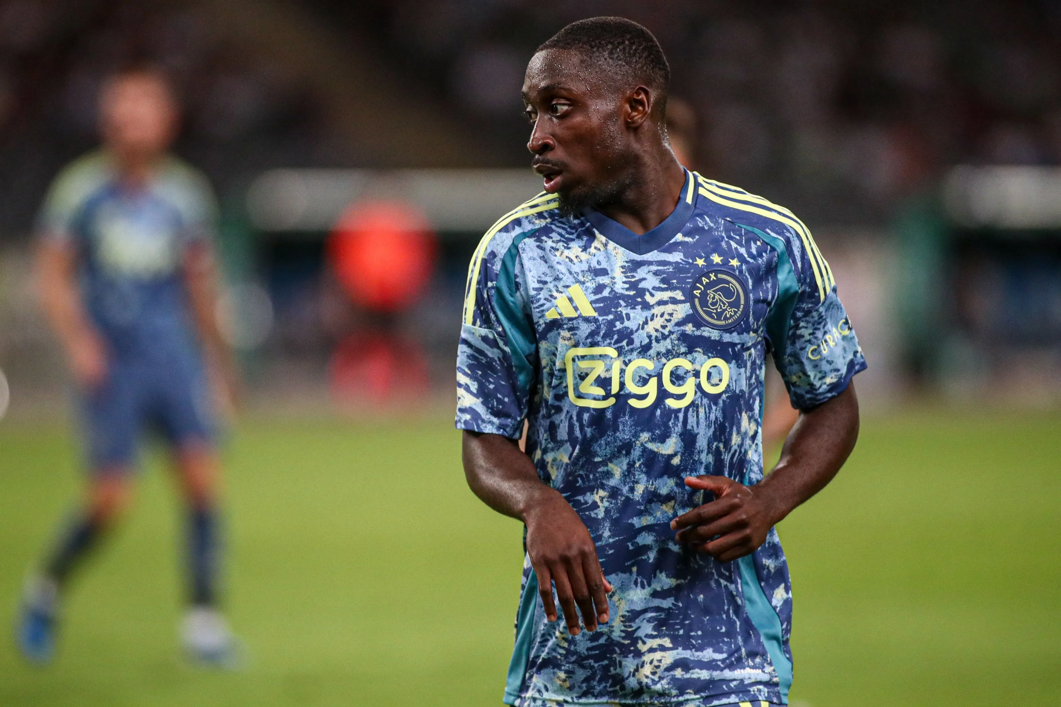 Ajax in gesprek met Wolves om Carlos Forbs terug te halen