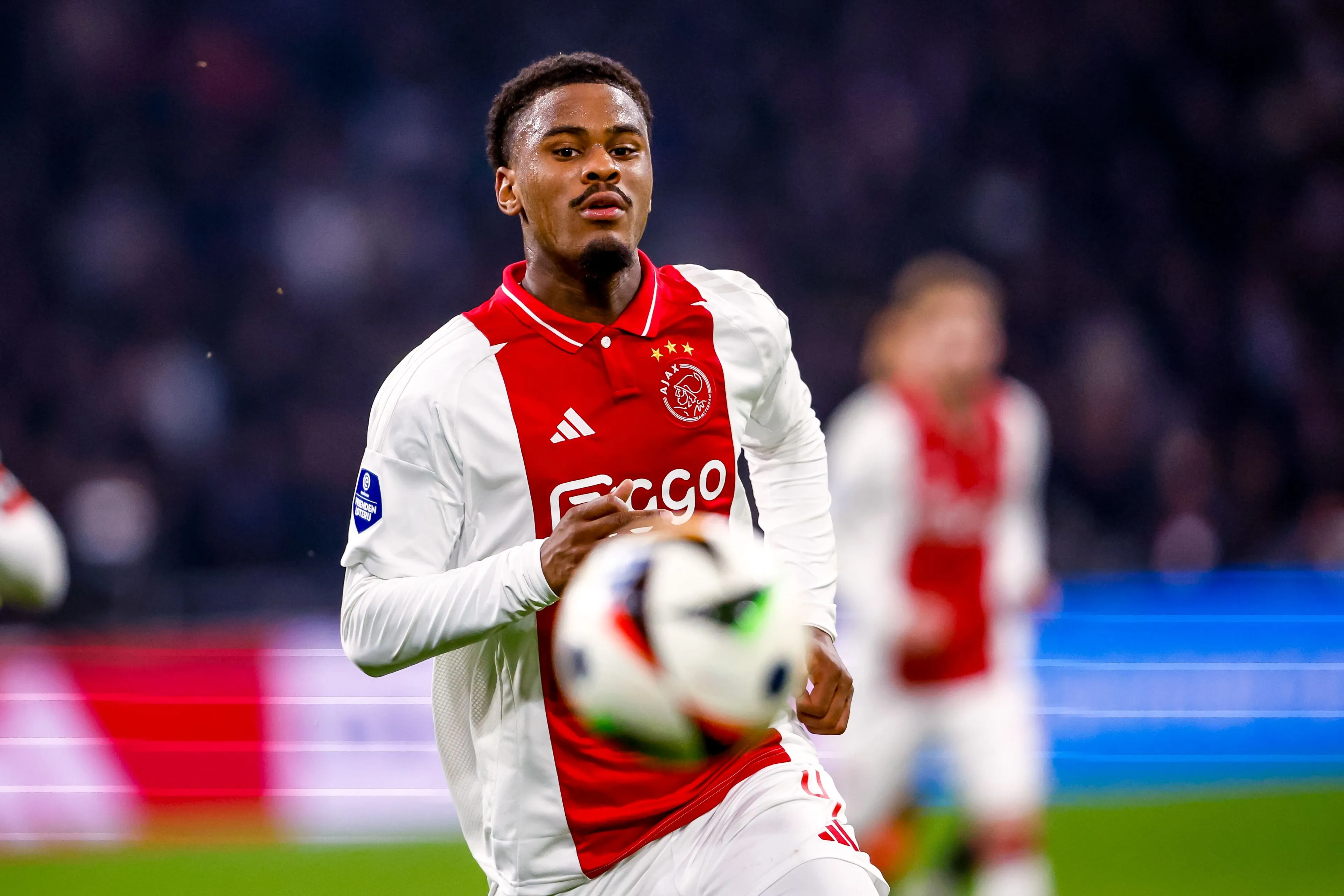 Megatransfer naar Premier League lonkt voor Jorrel Hato