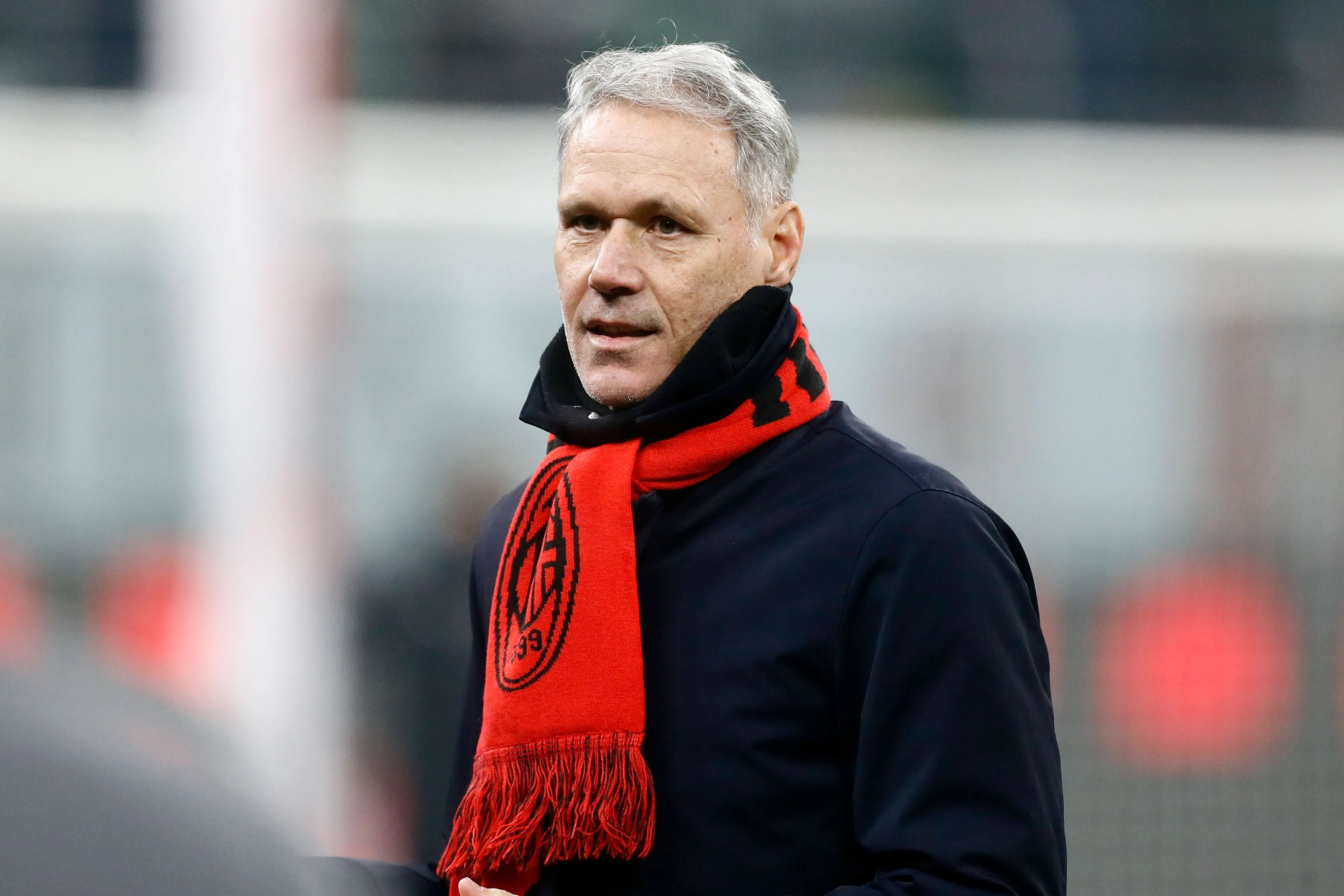 Marco van Basten en Alex Kroes lijnrecht tegenover elkaar: 'Met alle respect...'