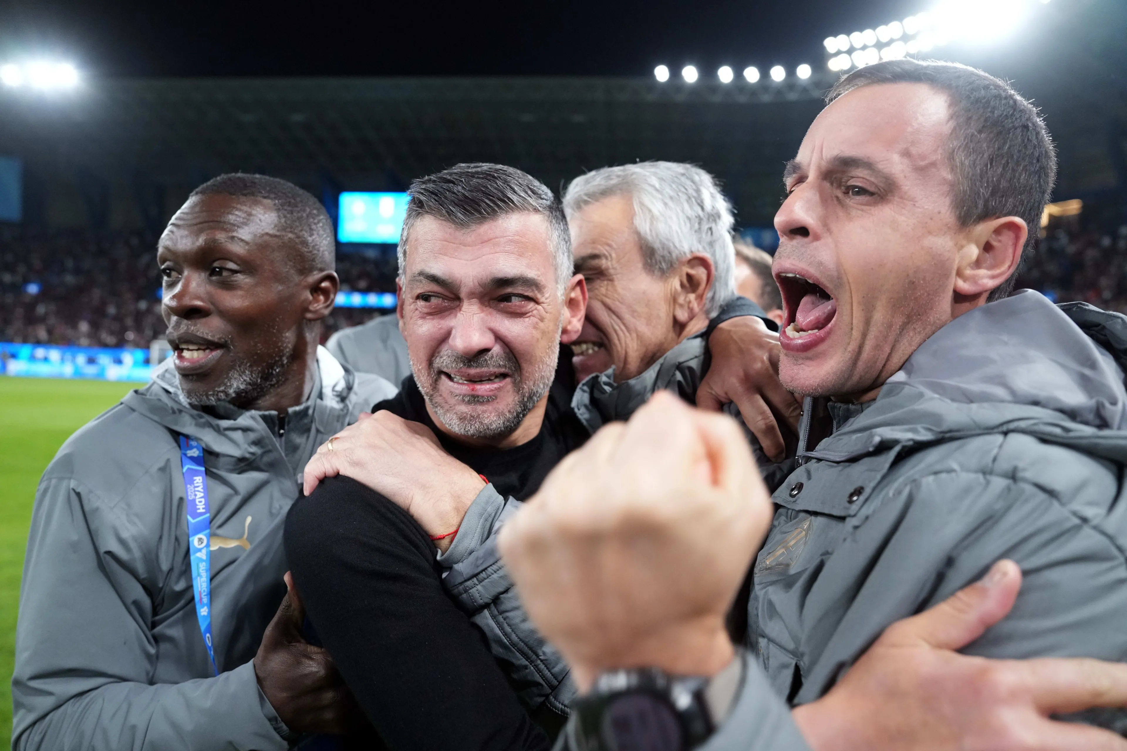 Knotsgekke eerste week voor nieuwe trainer AC Milan na Supercoppa-overwinning op Internazionale