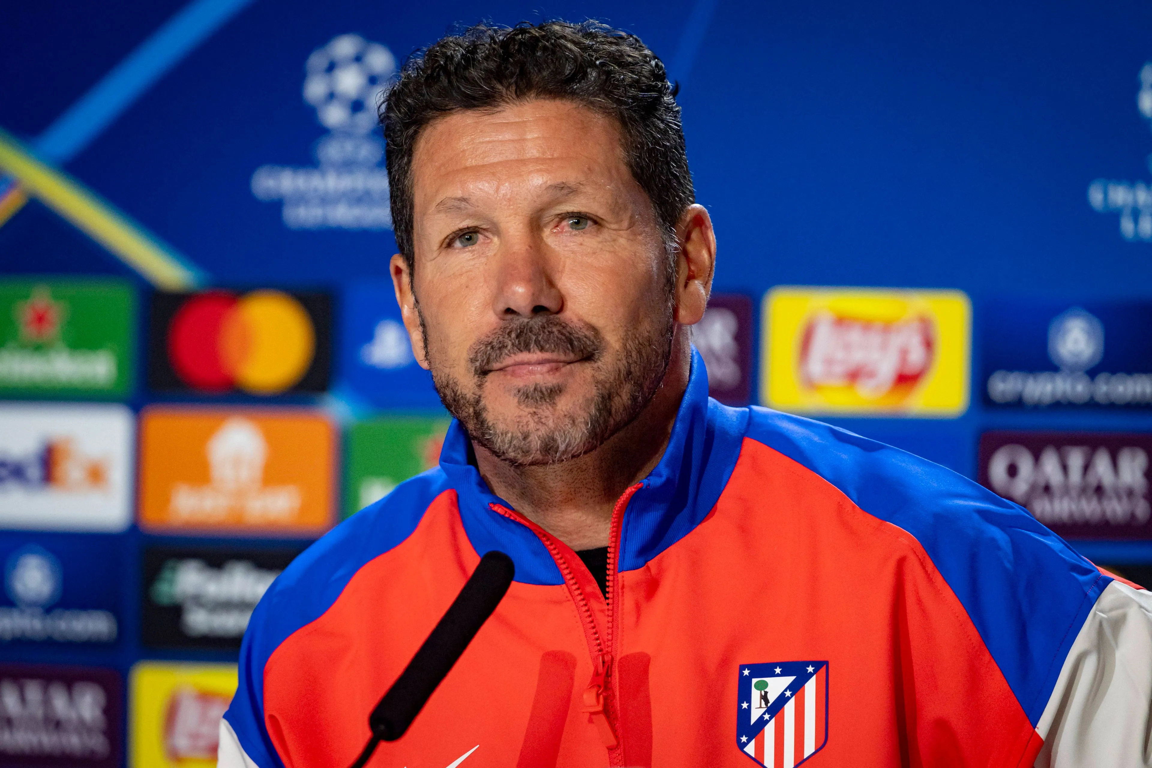 Diego Simeone frist geheugen van Carlo Ancelotti op: 'Toen hij ergens anders zat, dacht hij er anders over'