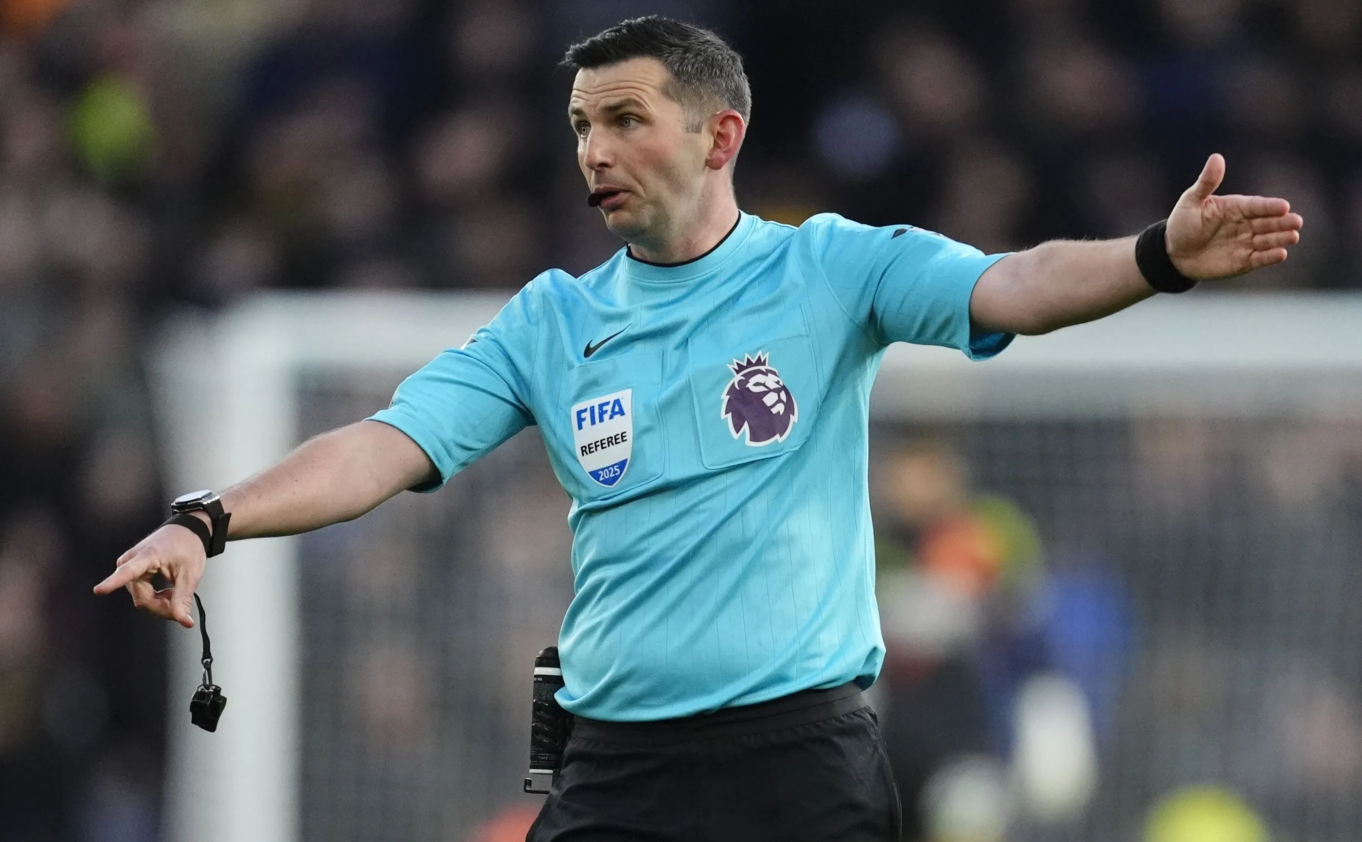 Controverse om rode kaart: Engelse voetbalbond geeft Arsenal een trap na en klaagt de club aan