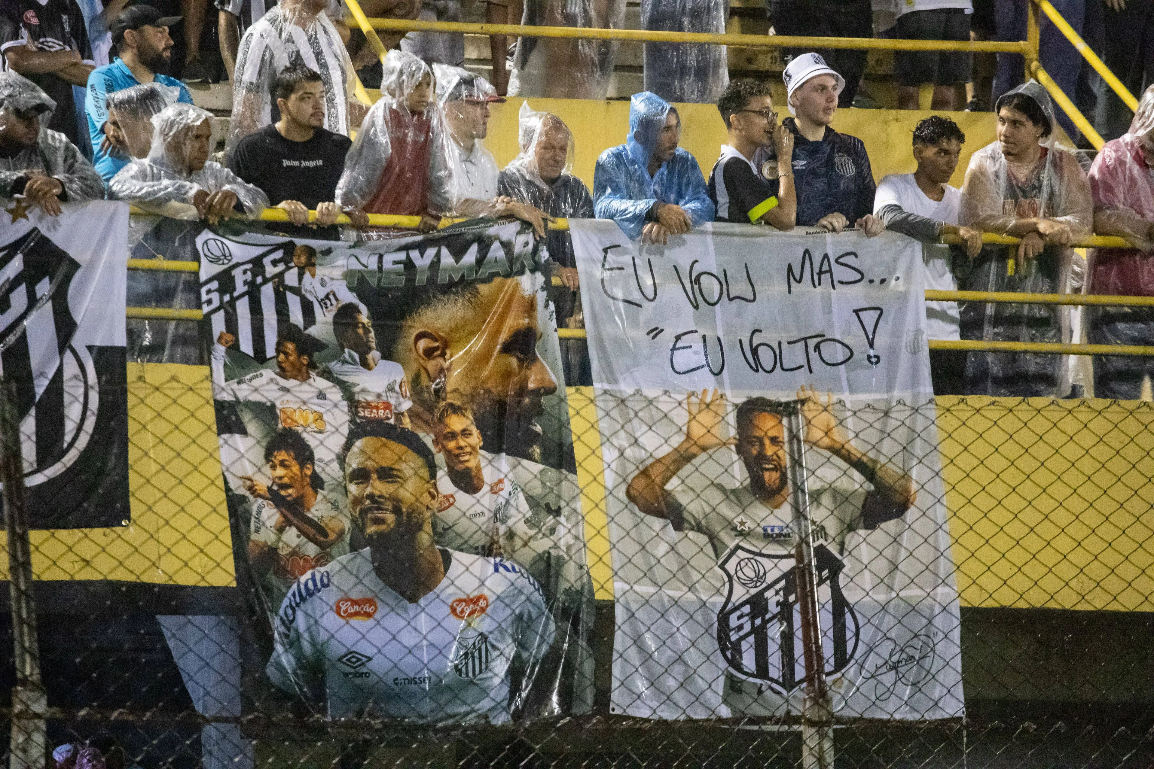 Neymar bevestigt transfer terug naar jongensclub Santos