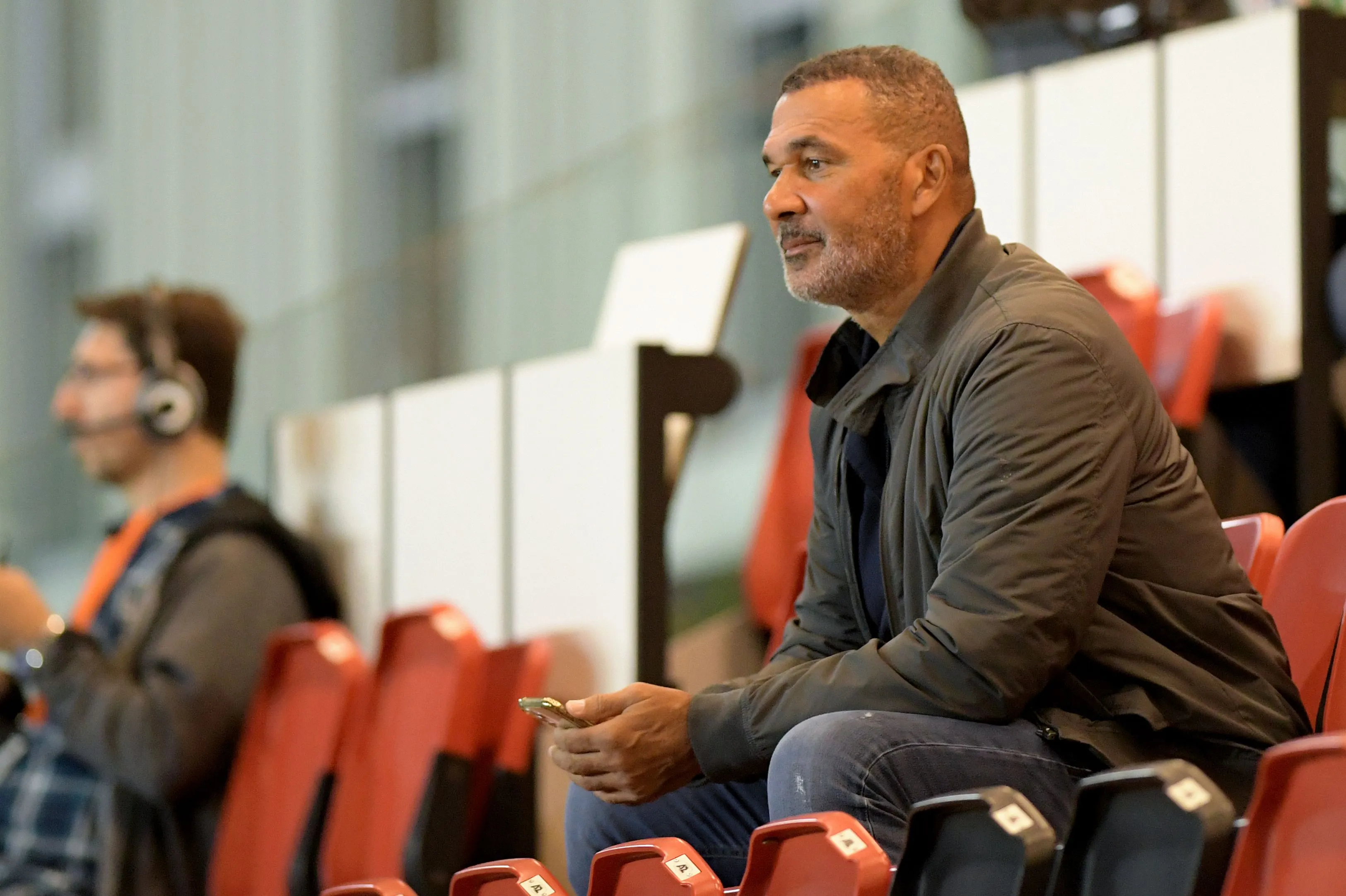 Ruud Gullit werpt blik op huidige staat van Ajax: 'Laat die man met rust'