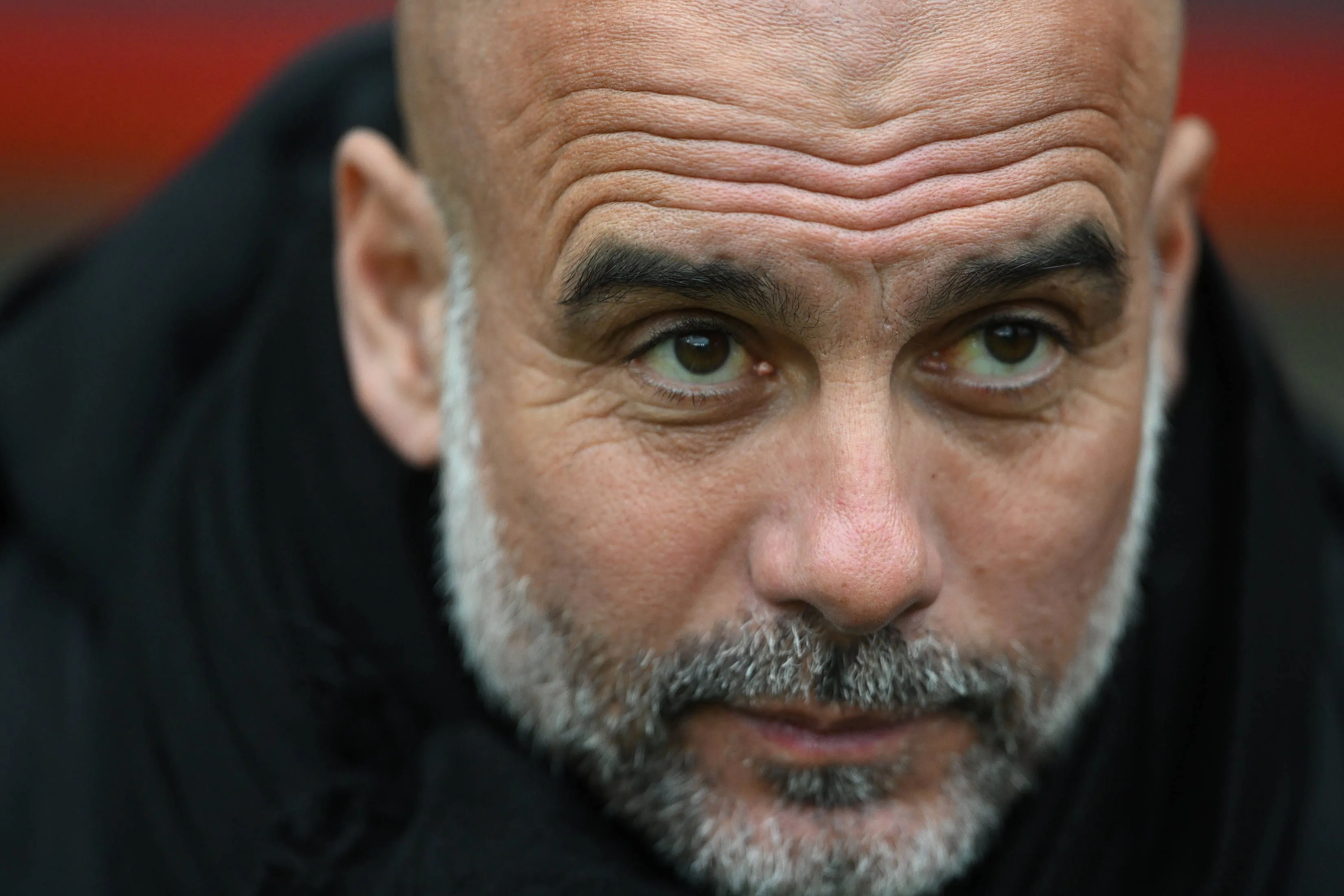 Pep Guardiola gaat mee in hilariteit om mogelijk ontslag: 'Denk niet mijn voorzitter me op straat zet
