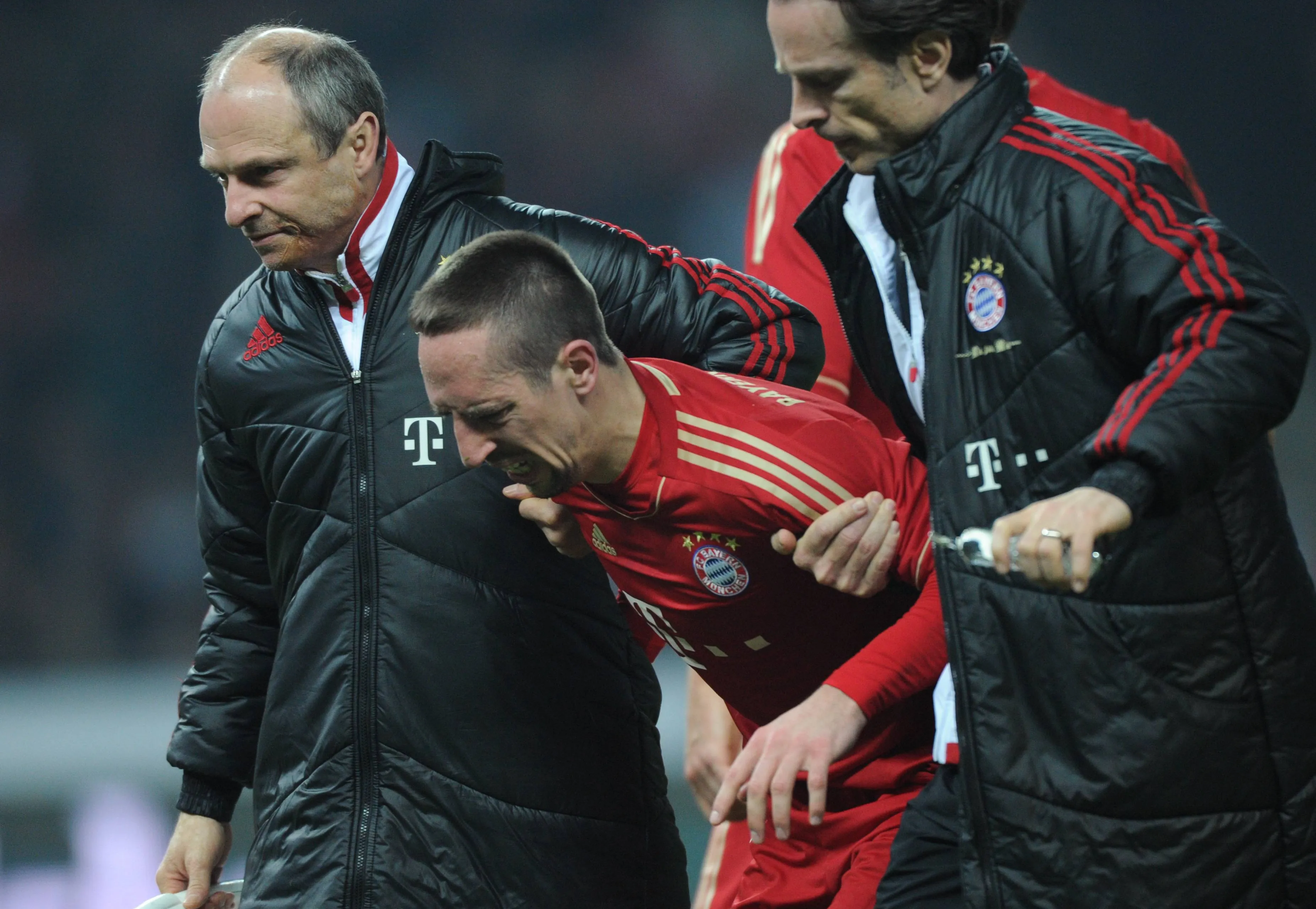 Franck Ribery komt met schokkende onthulling over horrorblessure: 'Ze hadden mijn been wel kunnen afzagen'