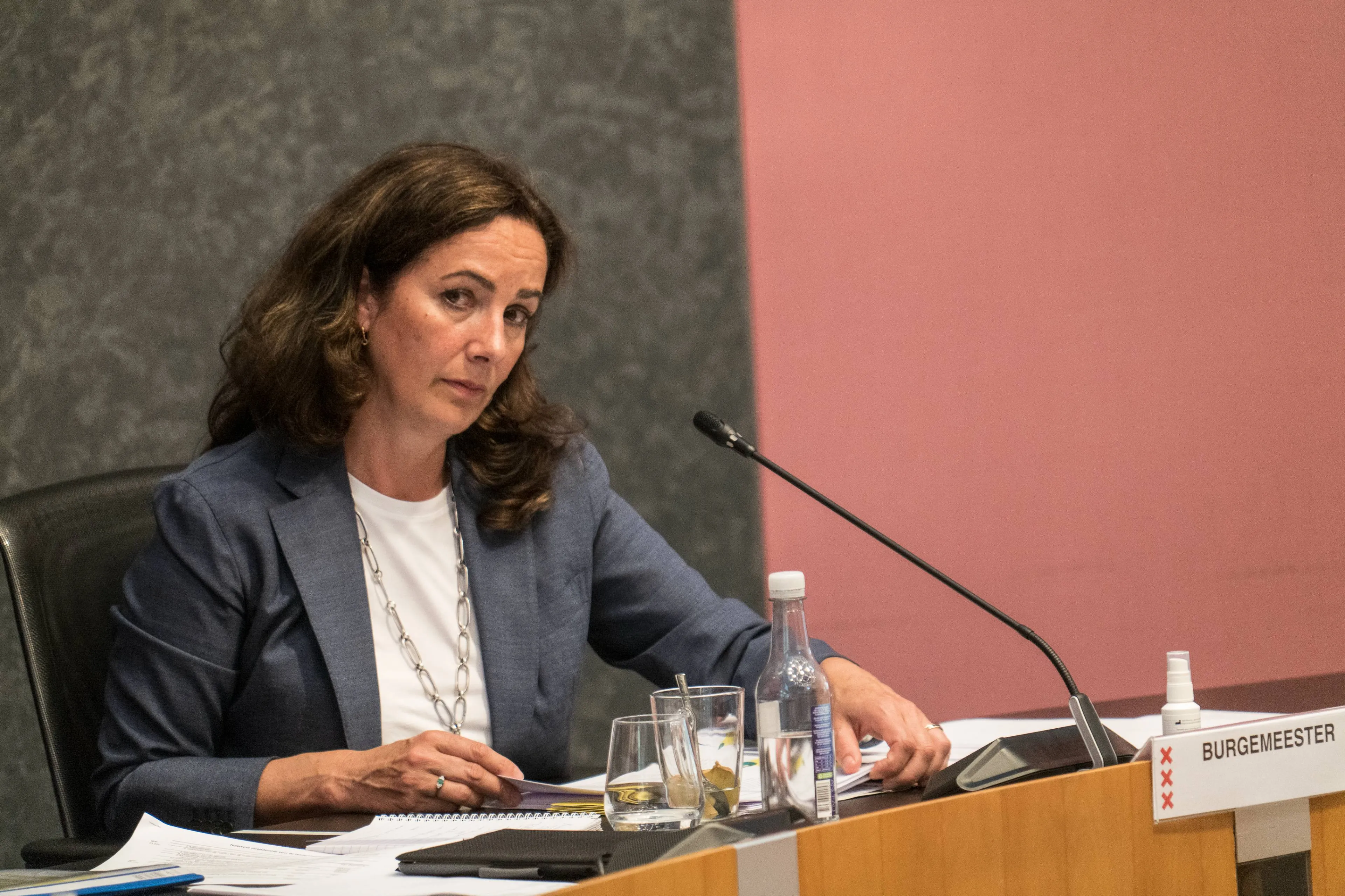 Controversiële beslissing Femke Halsema zorgt voor kwade reacties bij de UEFA: 'Reputatie ernstig geschaad'