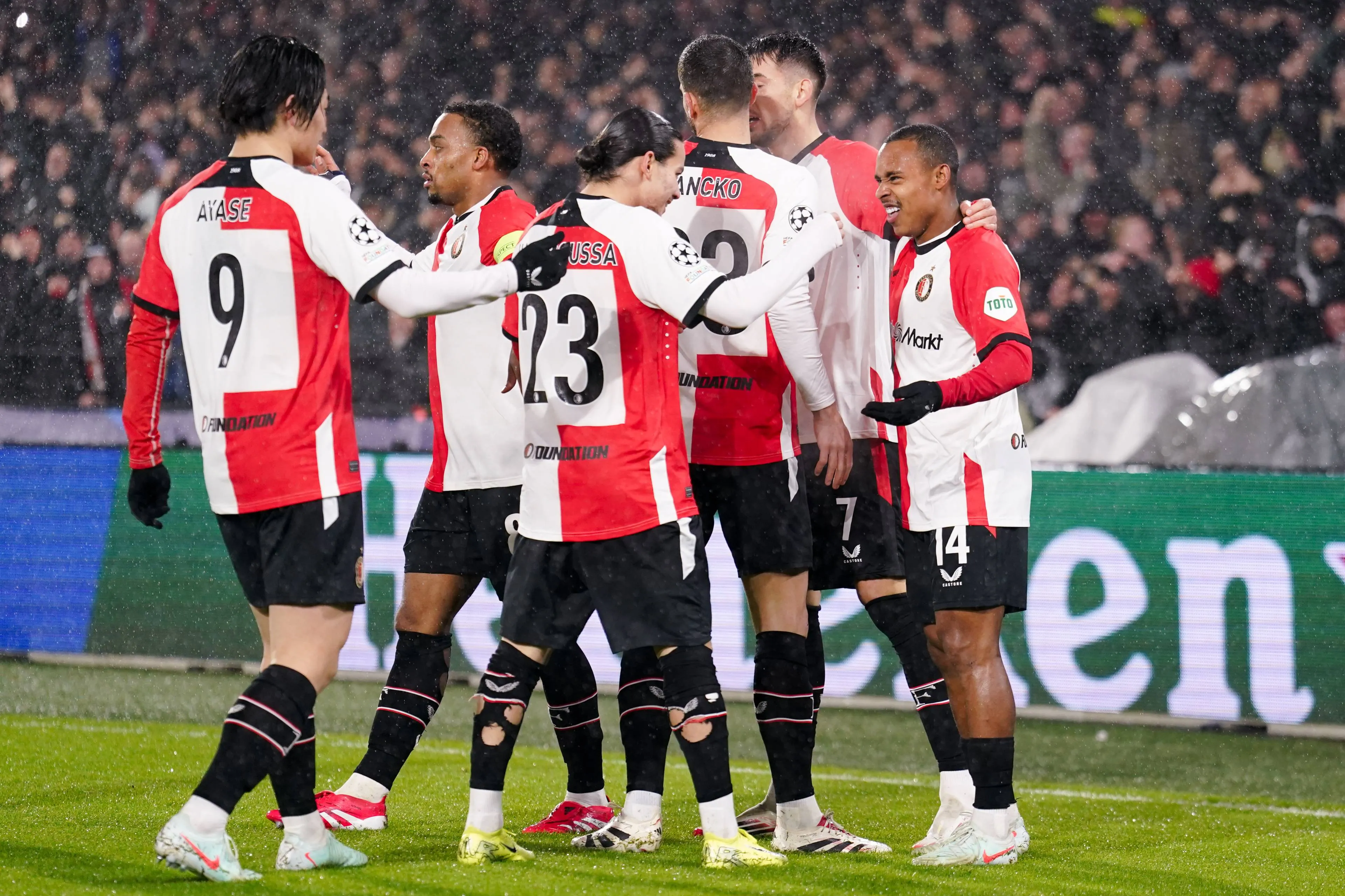 'Napoli reserveert 150 miljoen voor komende zomer en gaat langs bij Feyenoord'