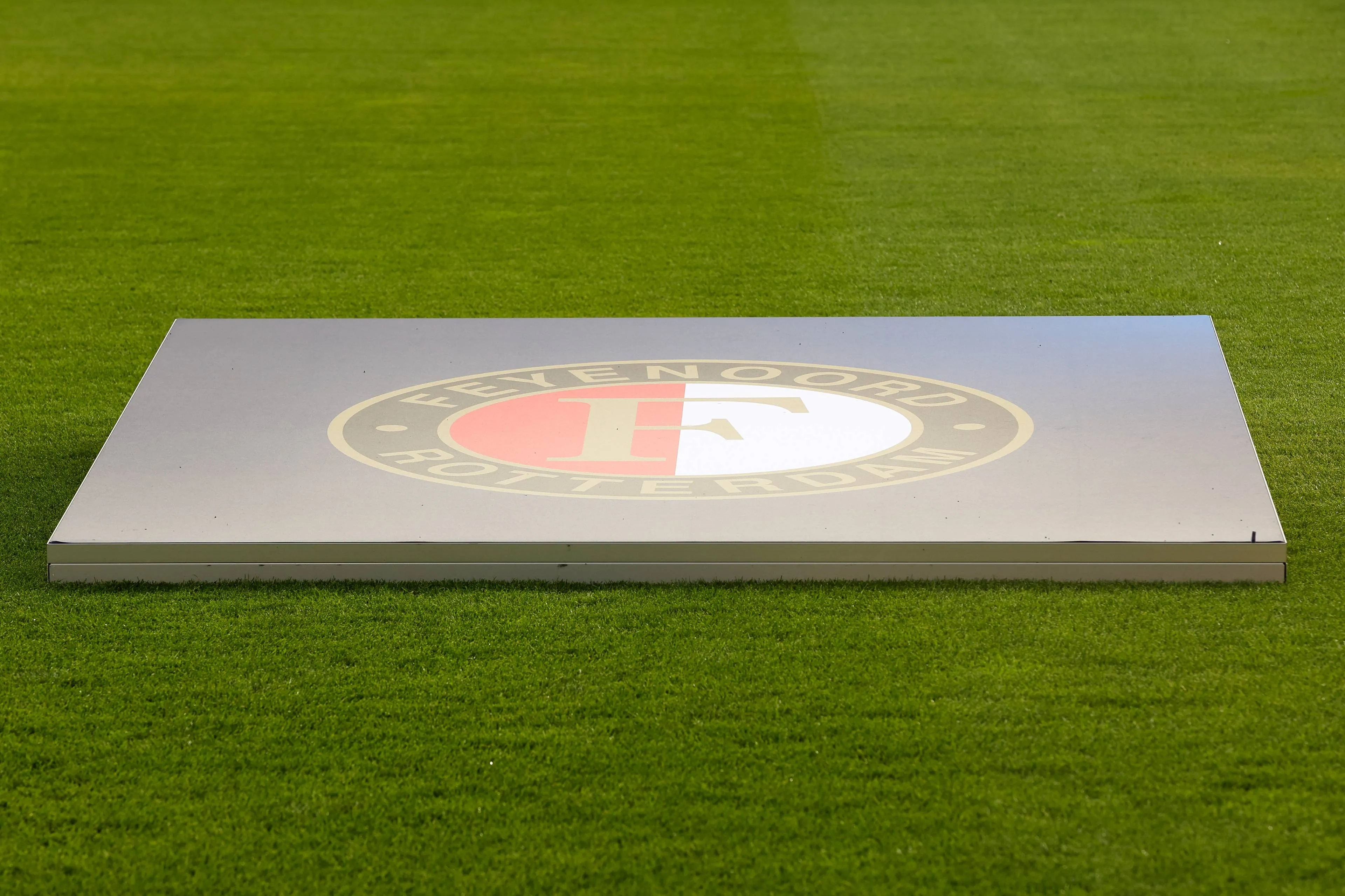 Feyenoord doet goede zaken en kondigt eerste zomeraanwinst aan