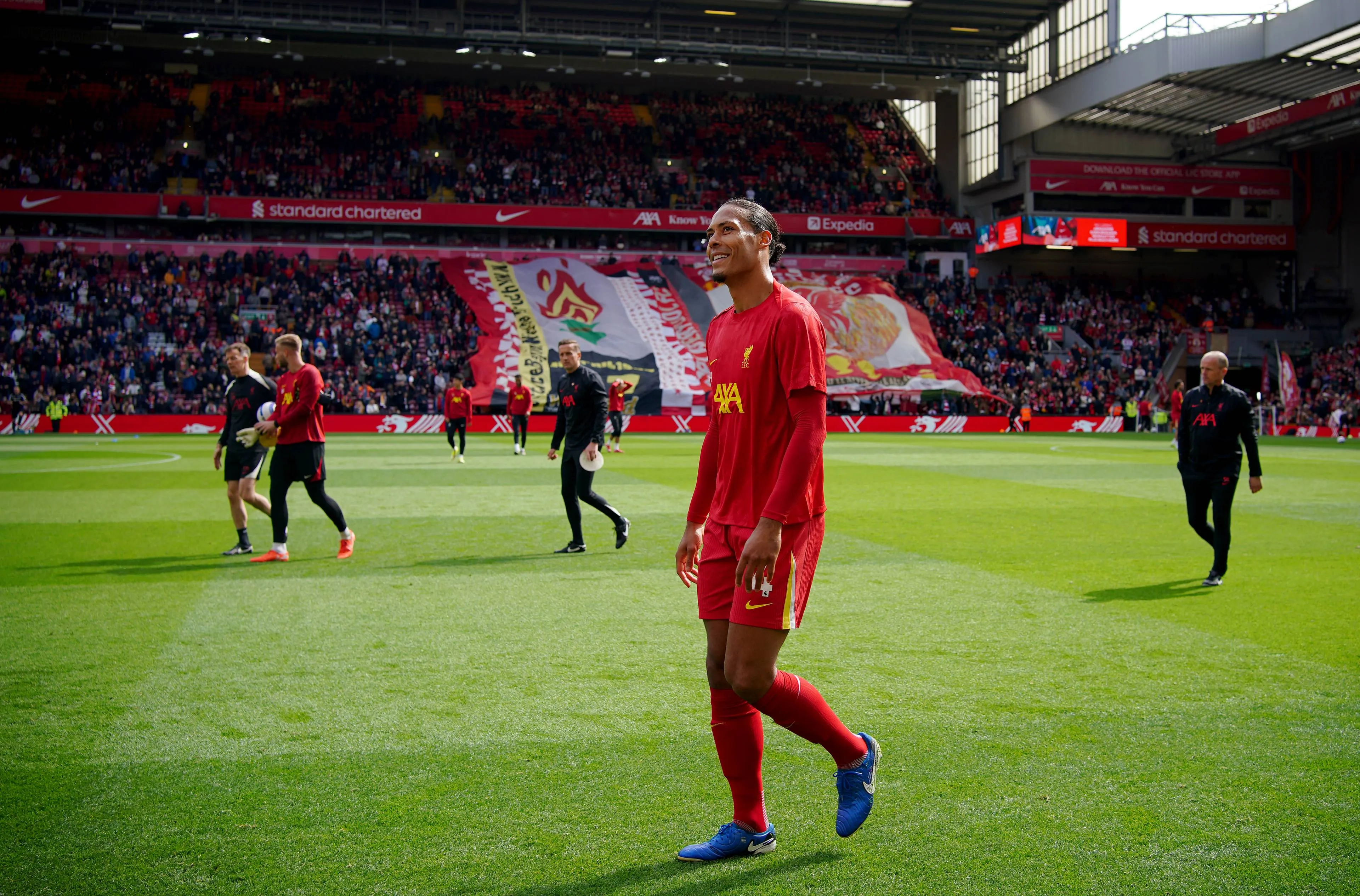 Liverpool-ster smeekt om langer verblijf Virgil van Dijk: 'Hij kan doen wat hij wil...'