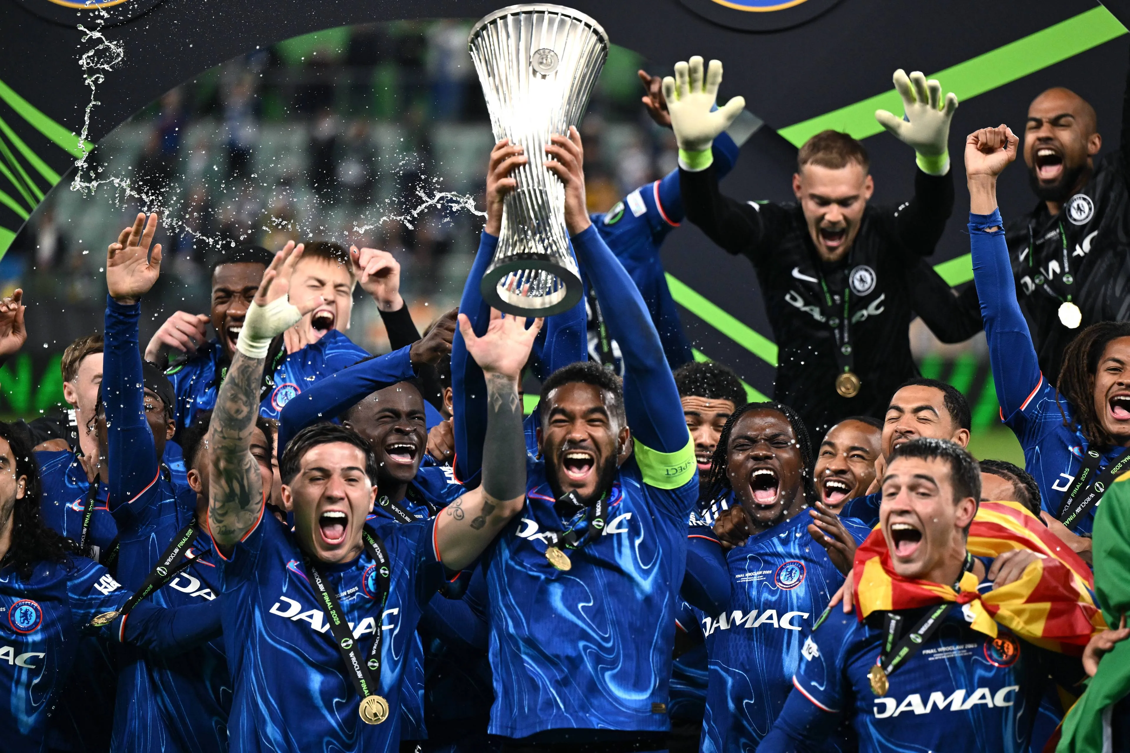 Chelsea schrijft geschiedenis met Conference League-winst