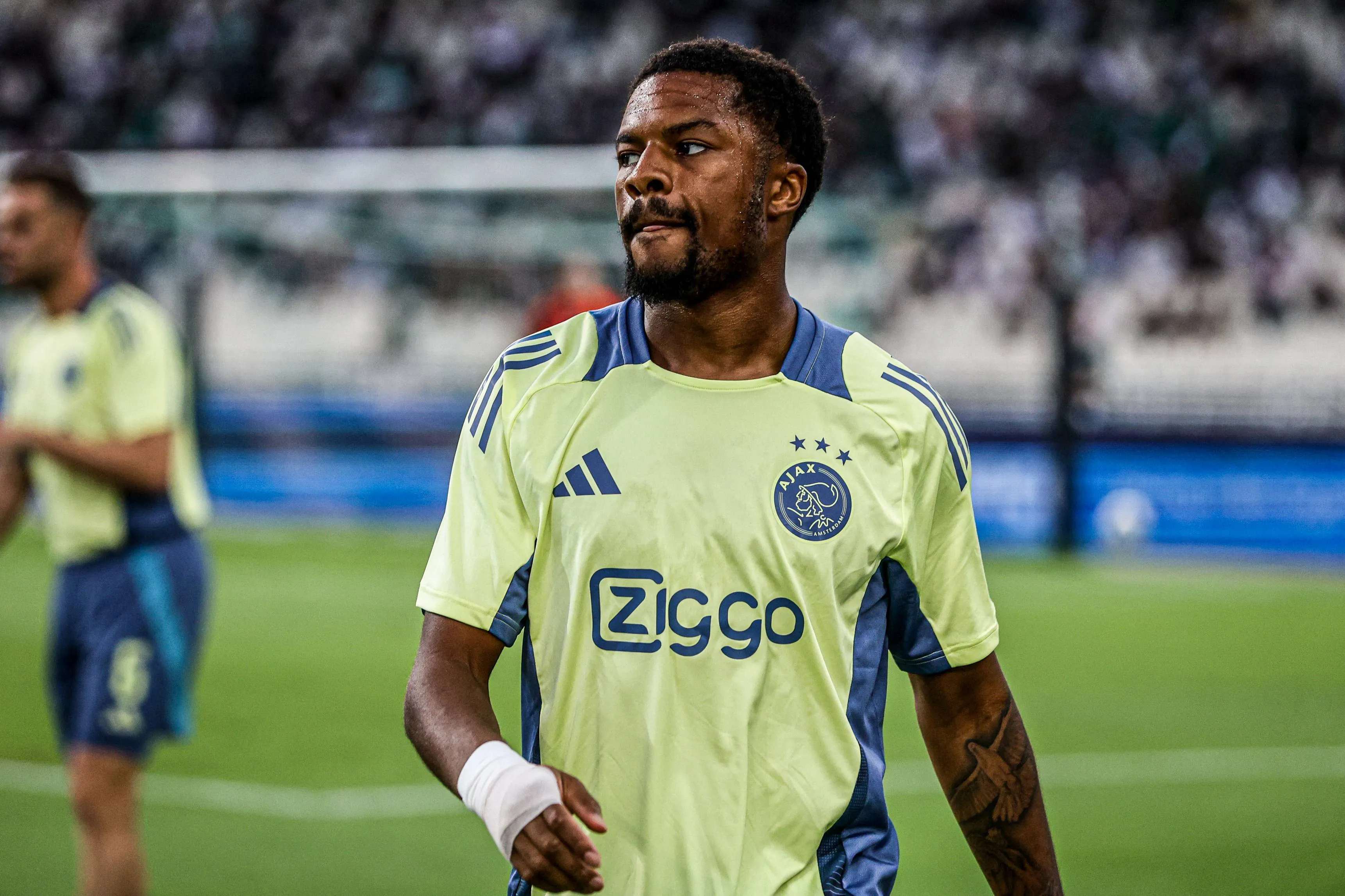 Soap rondom Chuba Akpom nog niet voorbij na nieuwe plottwist bij geïnteresseerde clubs