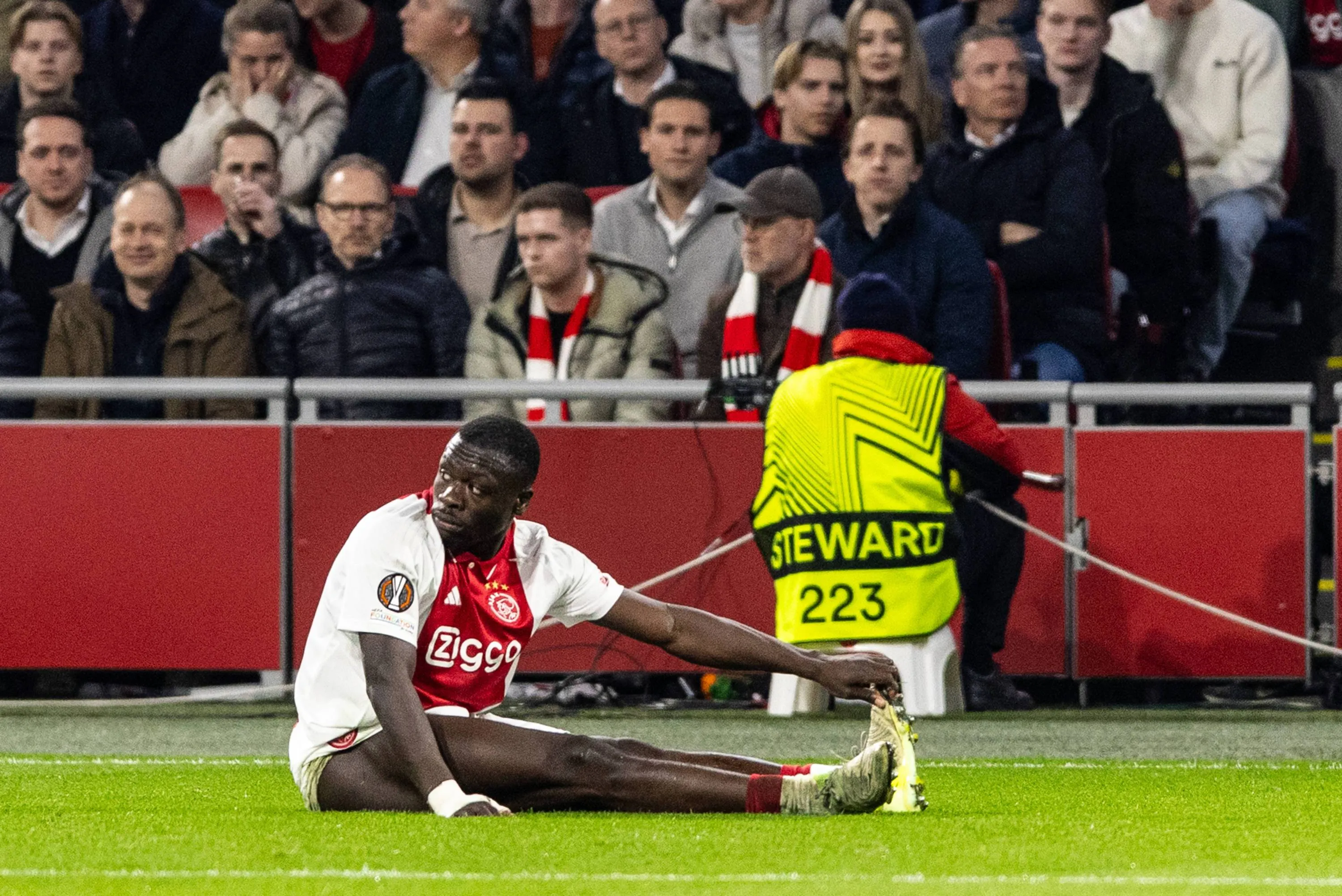 Ajax speurt naar nieuwe spits, Brian Brobbey blijkt obstakel te zijn