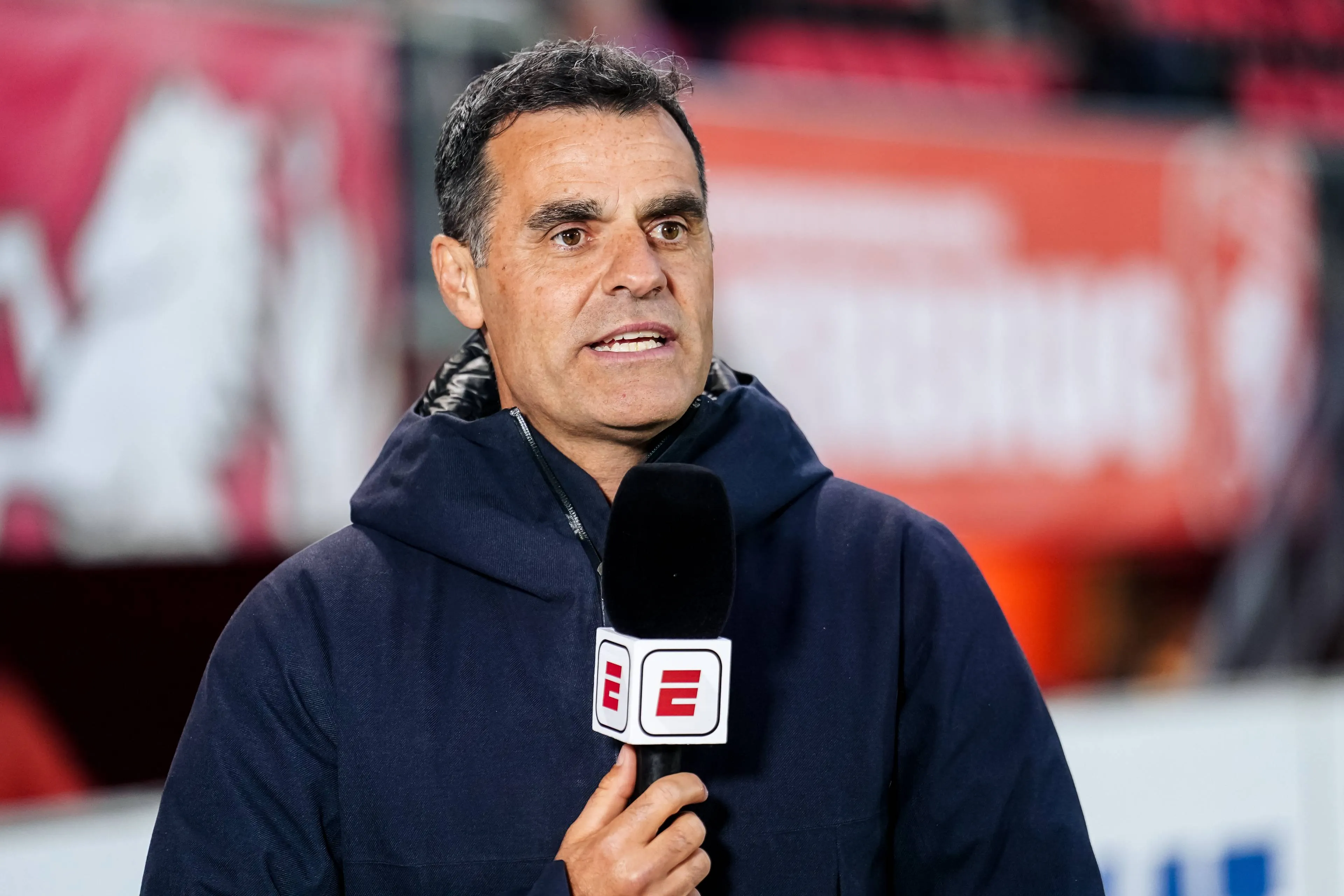 Verdediger zorgt volgens Kenneth Perez voor hoofdpijndossier bij Feyenoord: 'Killing voor je financiële planning'