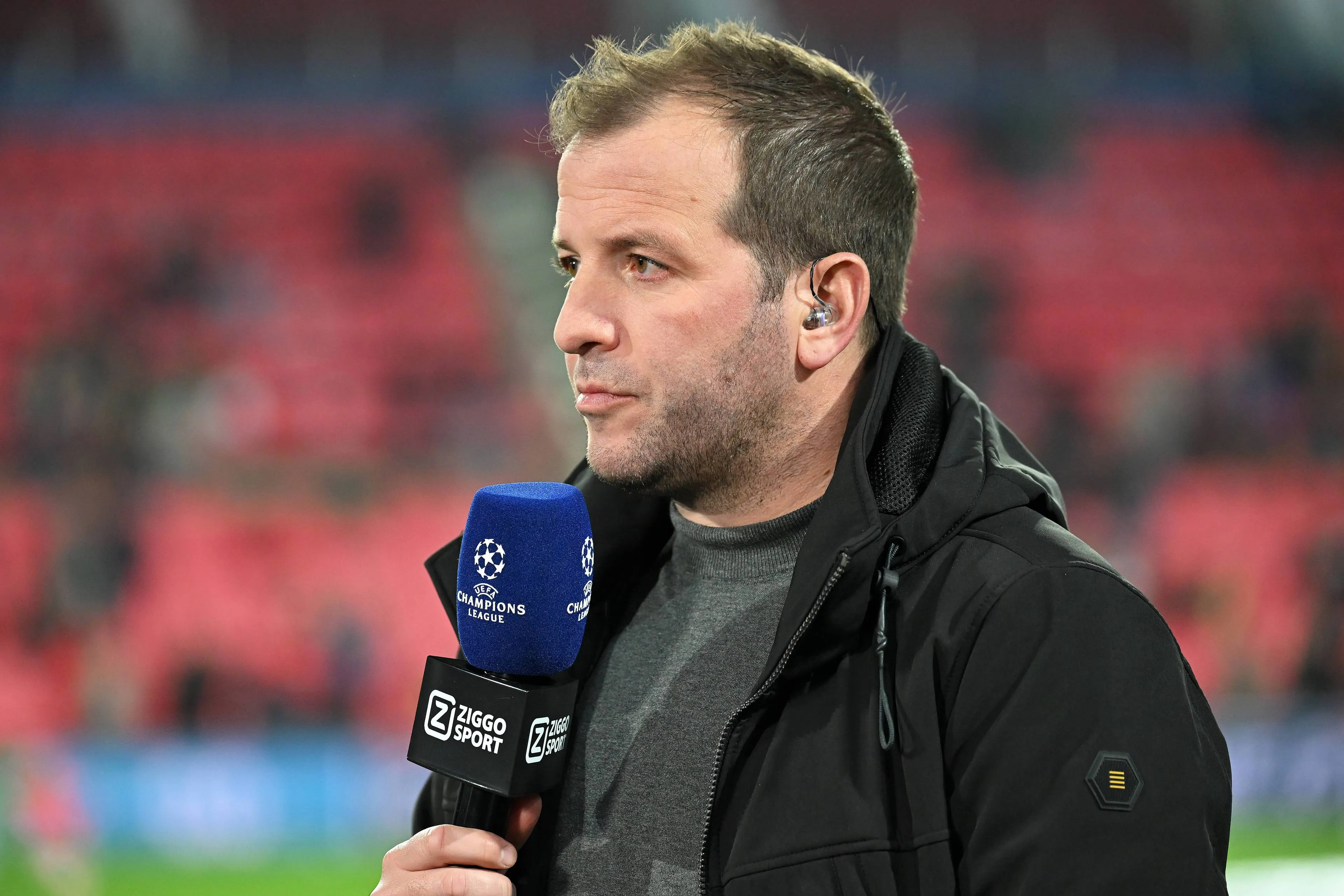Rafael van der Vaart toont geen genade en fileert eigen vriend: 'Niet om aan te gluren'