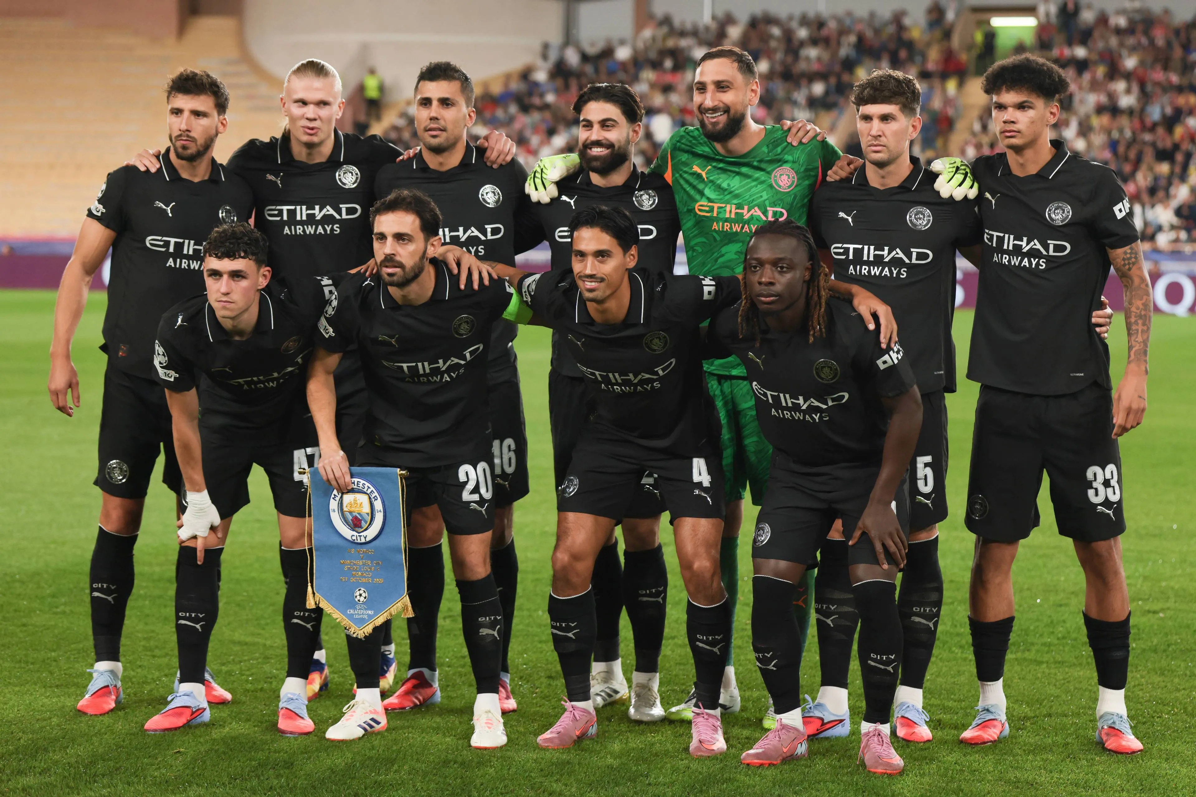 Belangrijke schakel van Manchester City schokt met eerlijk verhaal: 'Dacht om te stoppen'
