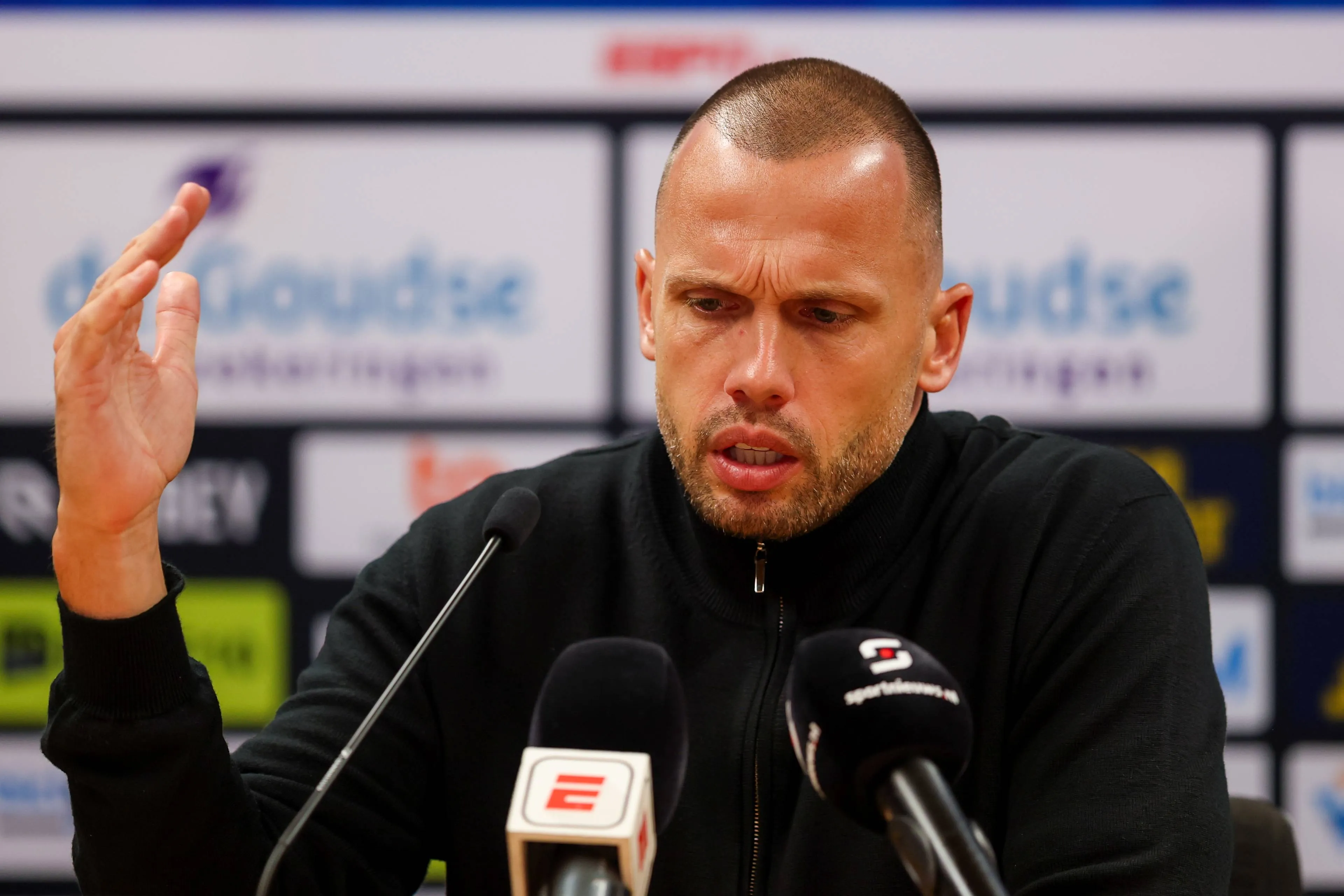 VI komt met duidelijk bericht: Ajax richt zich op opvolger John Heitinga