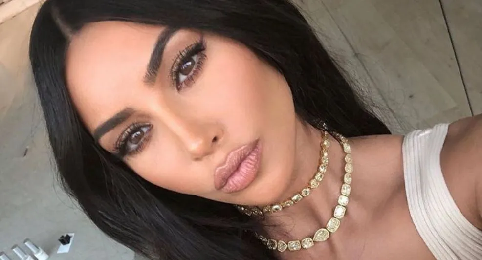 Bizar: Kim Kardashian laat onbewerkte foto zien zonder filter en make-up