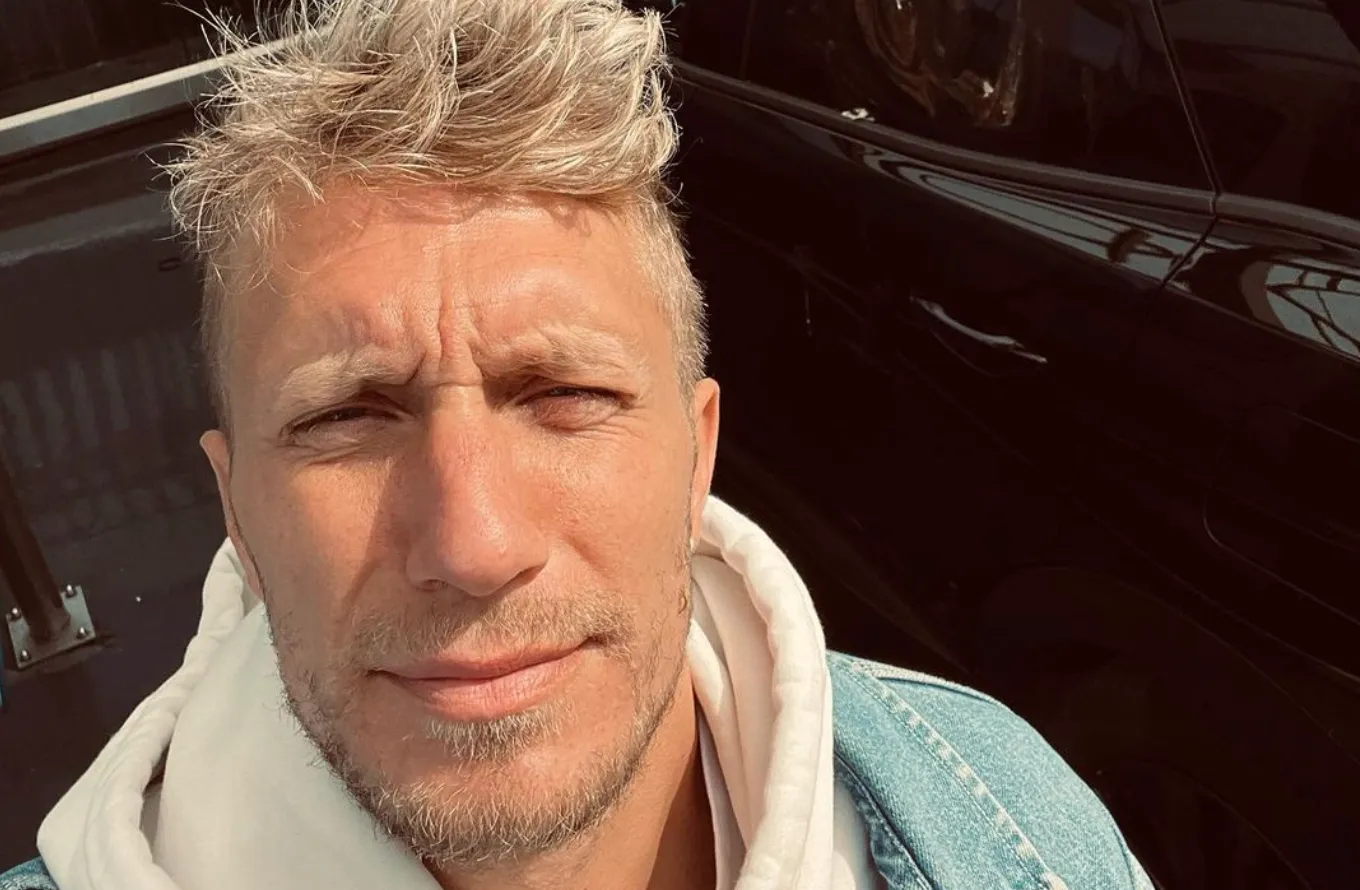 Zien: Joshua Nolet showt abs op de cover van Men's Health