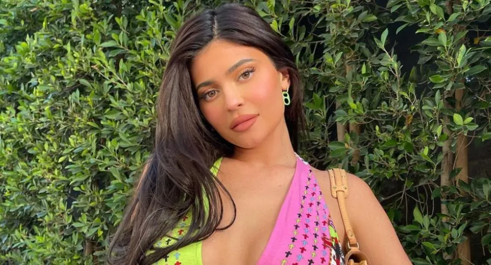 Bizar: Kylie Jenner deelt foto van Aire en Stormi en de twee lijken net twins