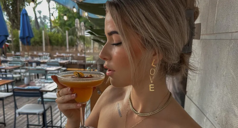 Dit is hoe geen alcohol drinken je datingleven positief kan beïnvloeden
