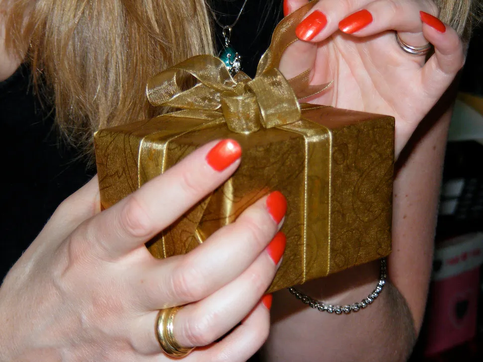 Creatieve kerstcadeau-verpakkingen: zó maak je er een klein kunstwerkje van