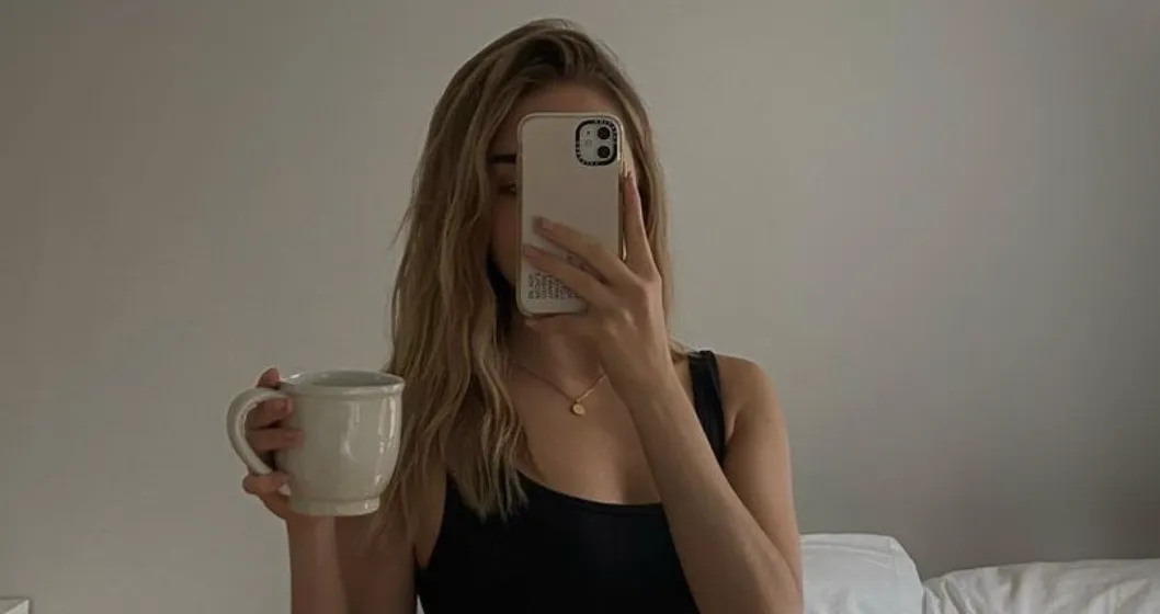Nooit meer doen: je tanden poetsen direct na het koffie drinken