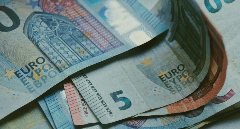 Altijd een stukje maand over aan het einde van je geld? Dit komt door 'spaving'
