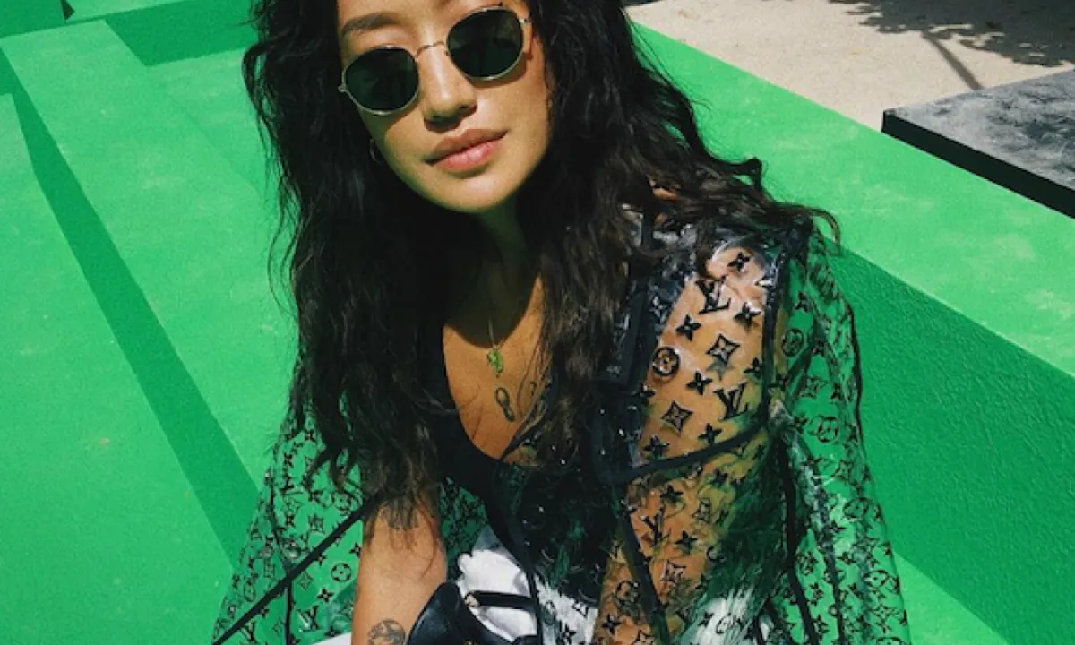 Dit is wat de wereldberoemde dj Peggy Gou verdient op Lowlands