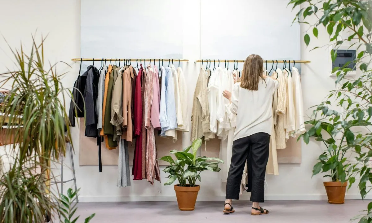 Meer belasting op fast fashion: stap in de goede richting of juist niet?